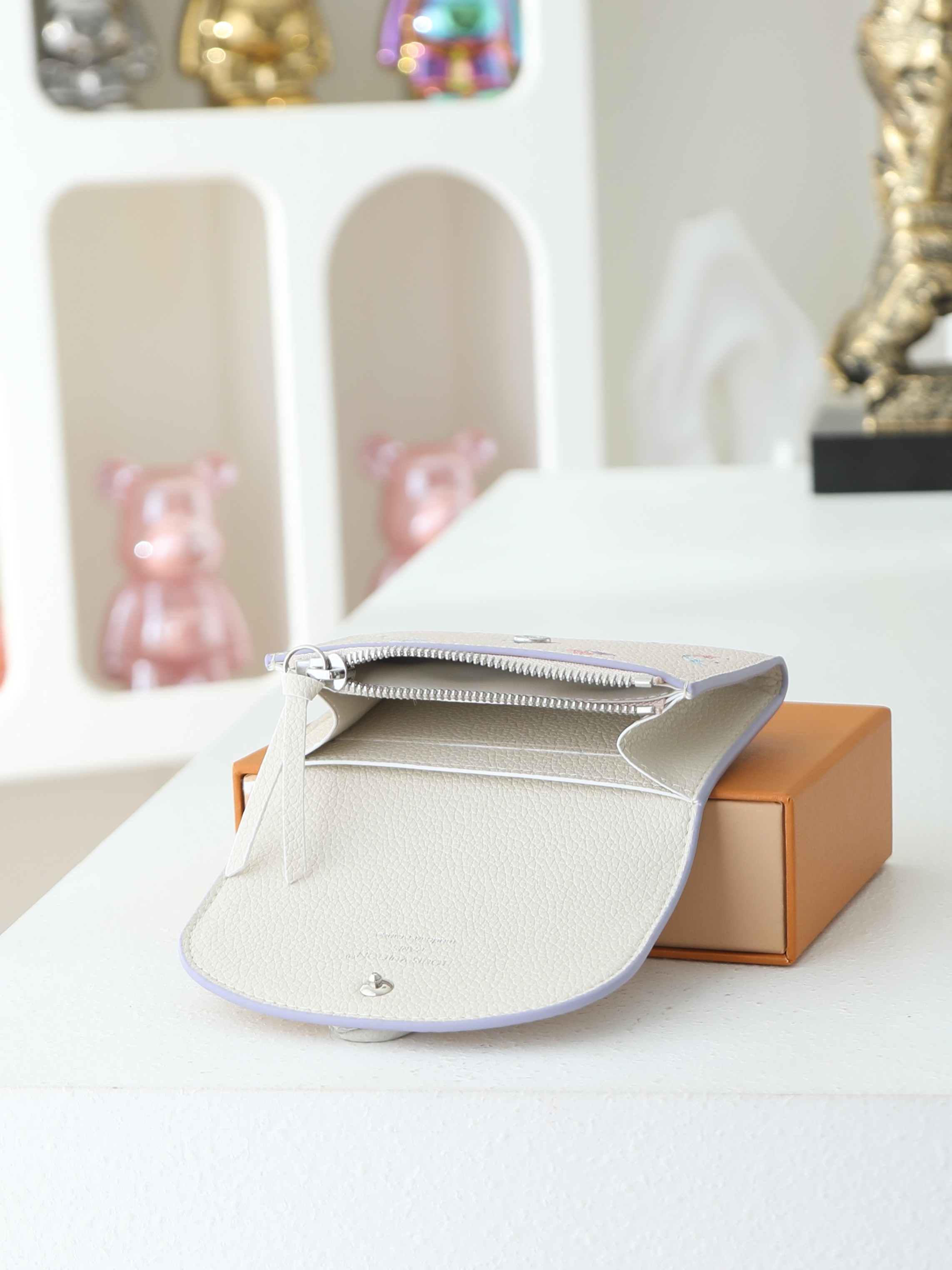 【顶级品质】 M29772 石英色 ROSALIE 零钱包!本款 Rosalie 零钱包出自 Monogram Empr 【顶级品质】 M29772 石英色 ROSALIE 零钱包!本款 Rosalie 零钱包出自 Monogram Empr