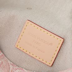 【顶级品质】 M2a382 粉色 Pochette Mia 手袋 本款优雅 Pochette Mia 手袋聚焦 Mon 【顶级品质】 M2a382 粉色 Pochette Mia 手袋 本款优雅 Pochette Mia 手袋聚焦 Mon