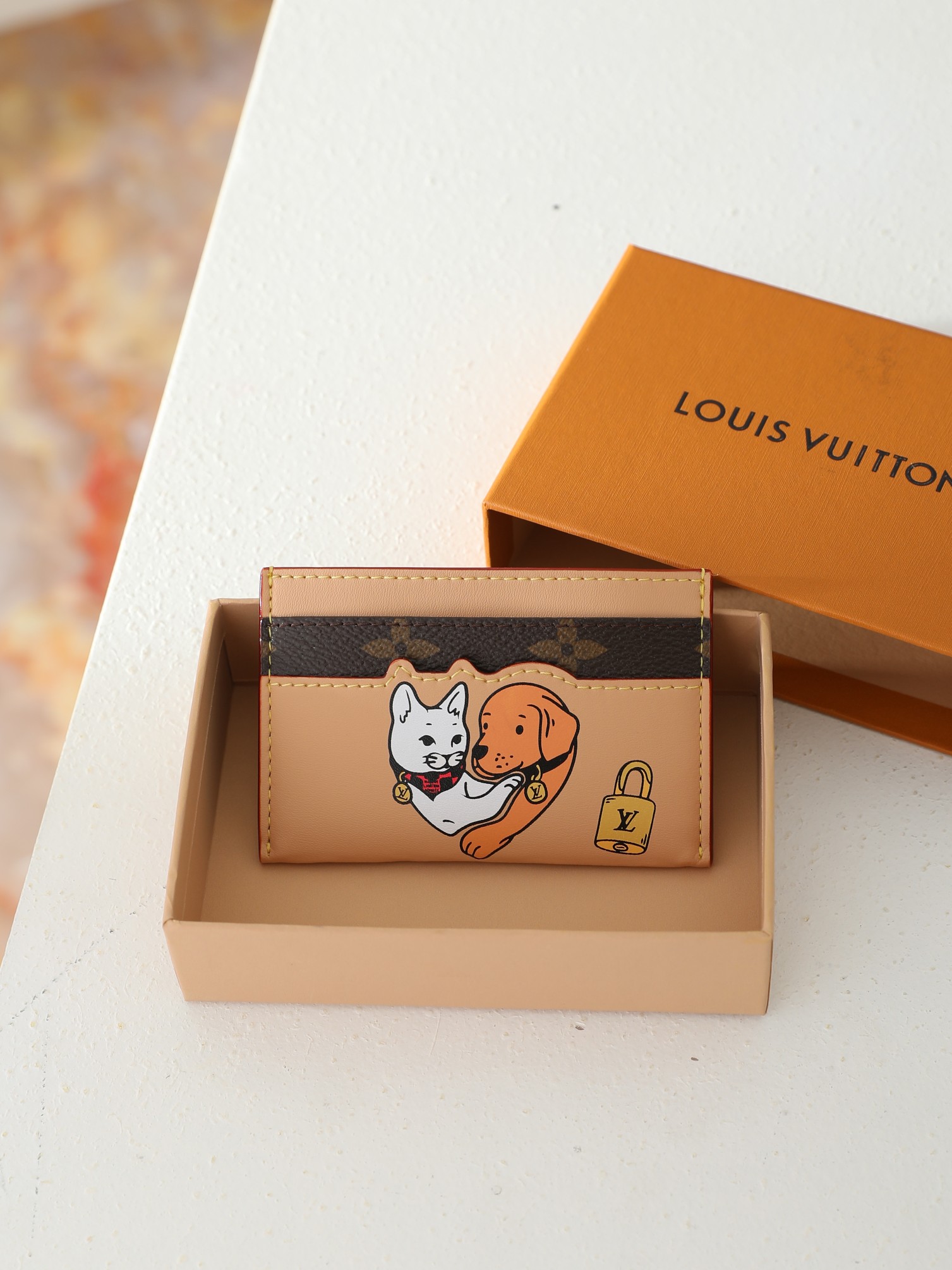 【顶级品质】 M2a276 猫狗 Double 卡夹(七夕限定款) • 系列:Monogram Pets 萌宠系列(猫狗 【顶级品质】 M2a276 猫狗 Double 卡夹(七夕限定款) • 系列:Monogram Pets 萌宠系列(猫狗