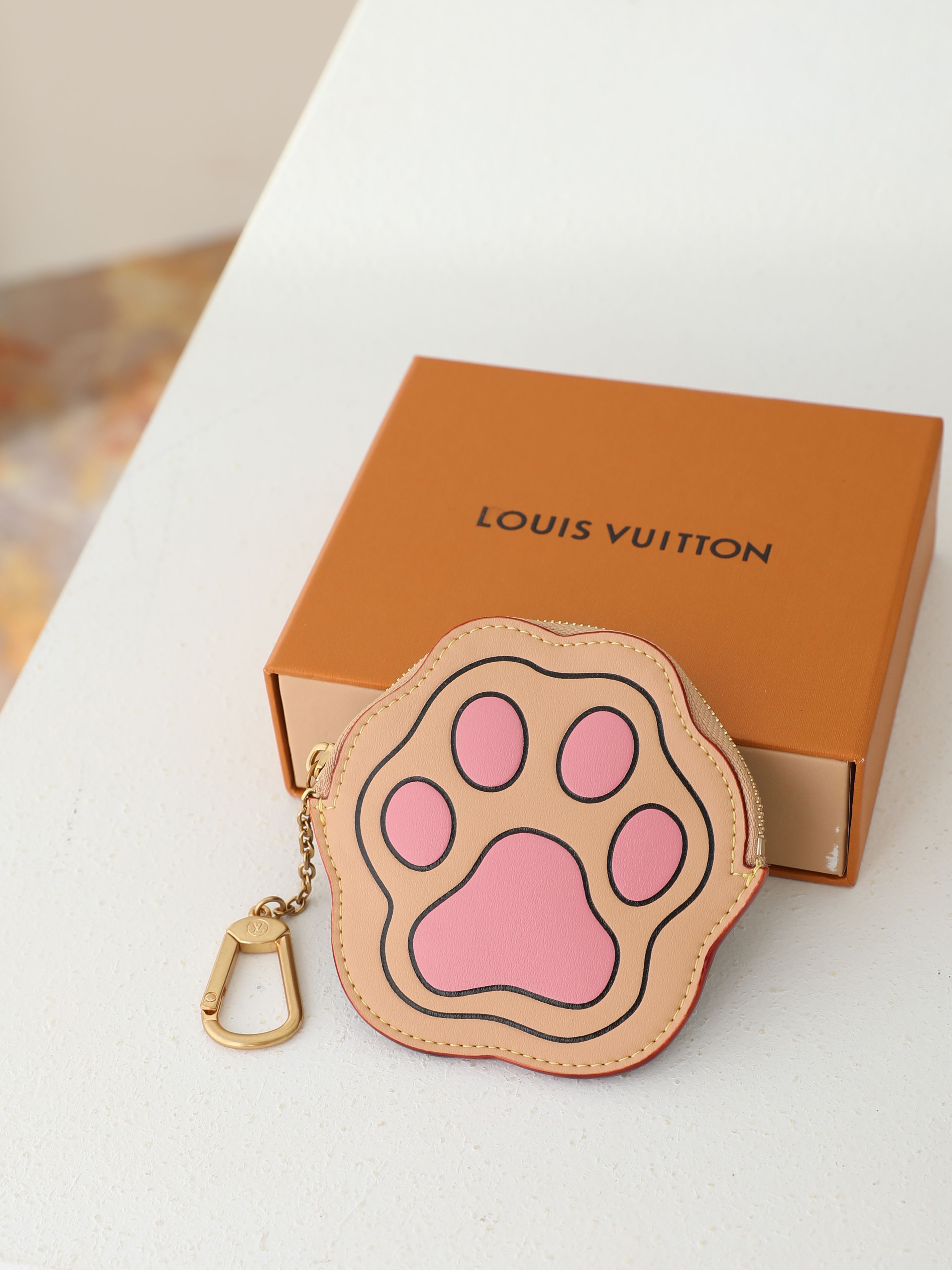 【顶级品质】 M2a623 小狗爪 PAW 零钱包(七夕限定款) • 系列:Monogram Pets 萌宠系列 • 定 【顶级品质】 M2a623 小狗爪 PAW 零钱包(七夕限定款) • 系列:Monogram Pets 萌宠系列 • 定