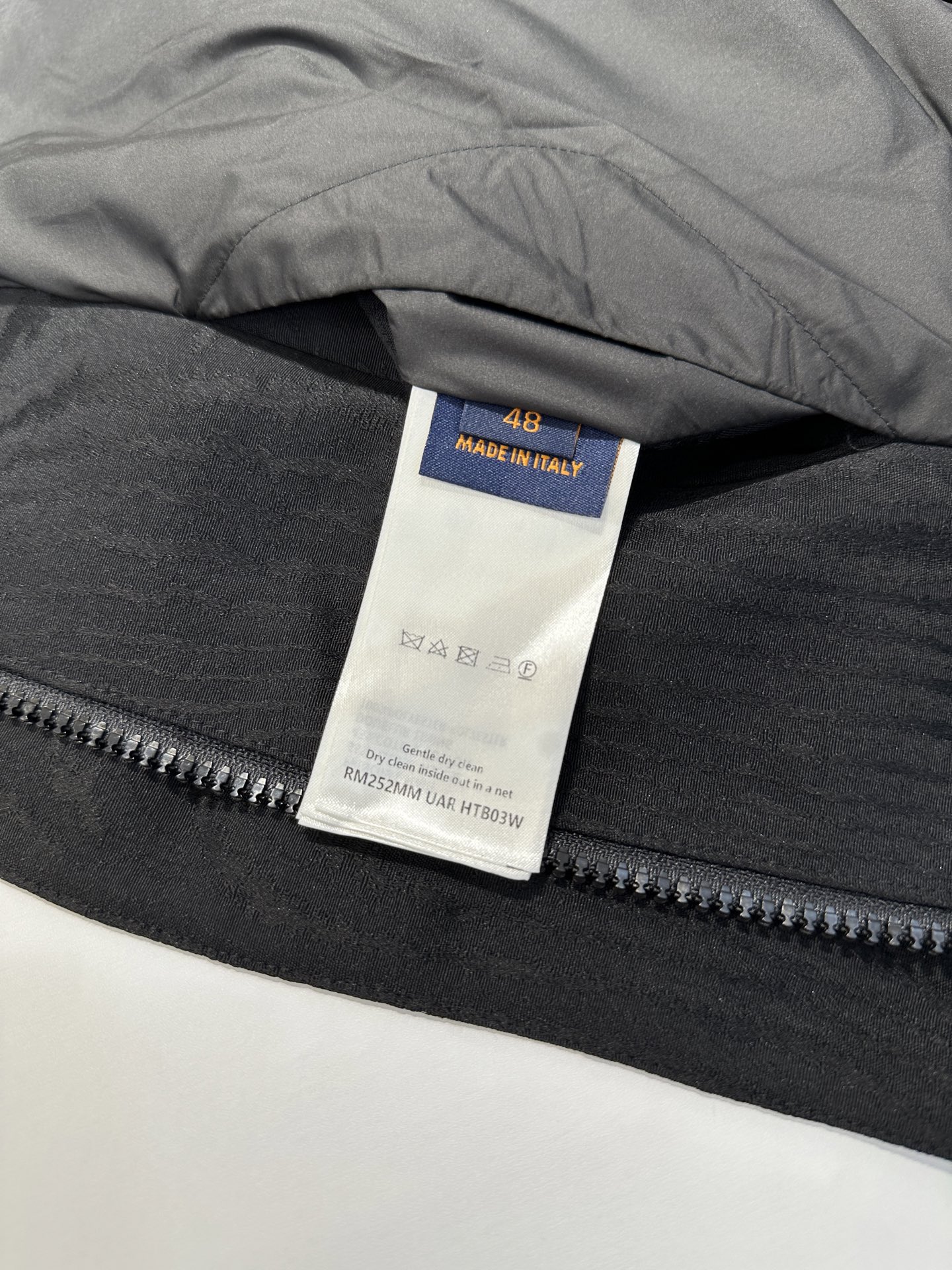 Louis Vuitton Moiré Pattern Windbreaker Jacket with Adjustable Hood 7 i1752743480028 5281 0 6