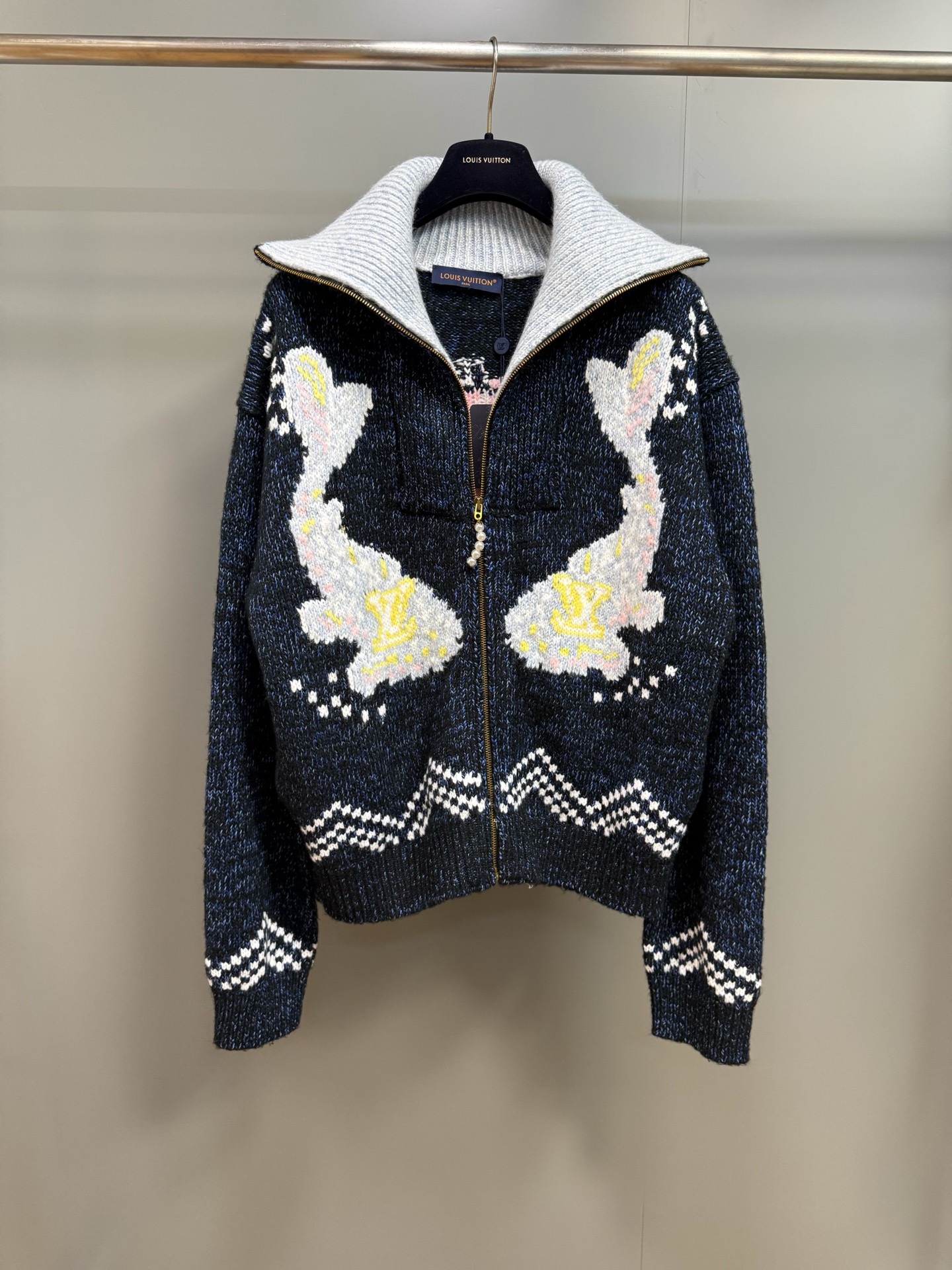 Louis Vuitton Wool-Blend Zip-Up Cardigan with Koi and Floral Details 3 i1755566015246 4028 0 1