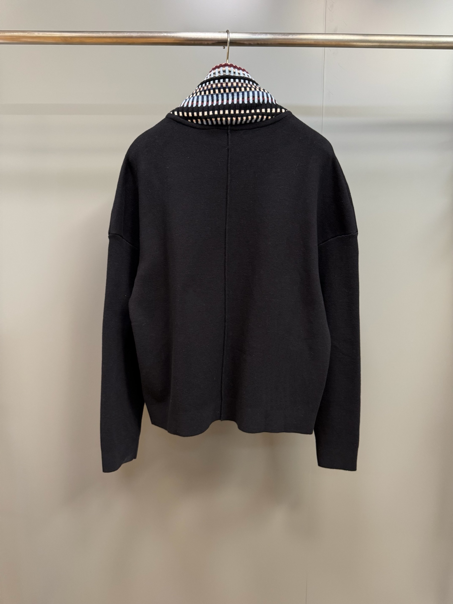 Louis Vuitton Black Cotton Knit Bomber Jacket with LV Embroidered Patch 3 i1755566063931 114 0 1