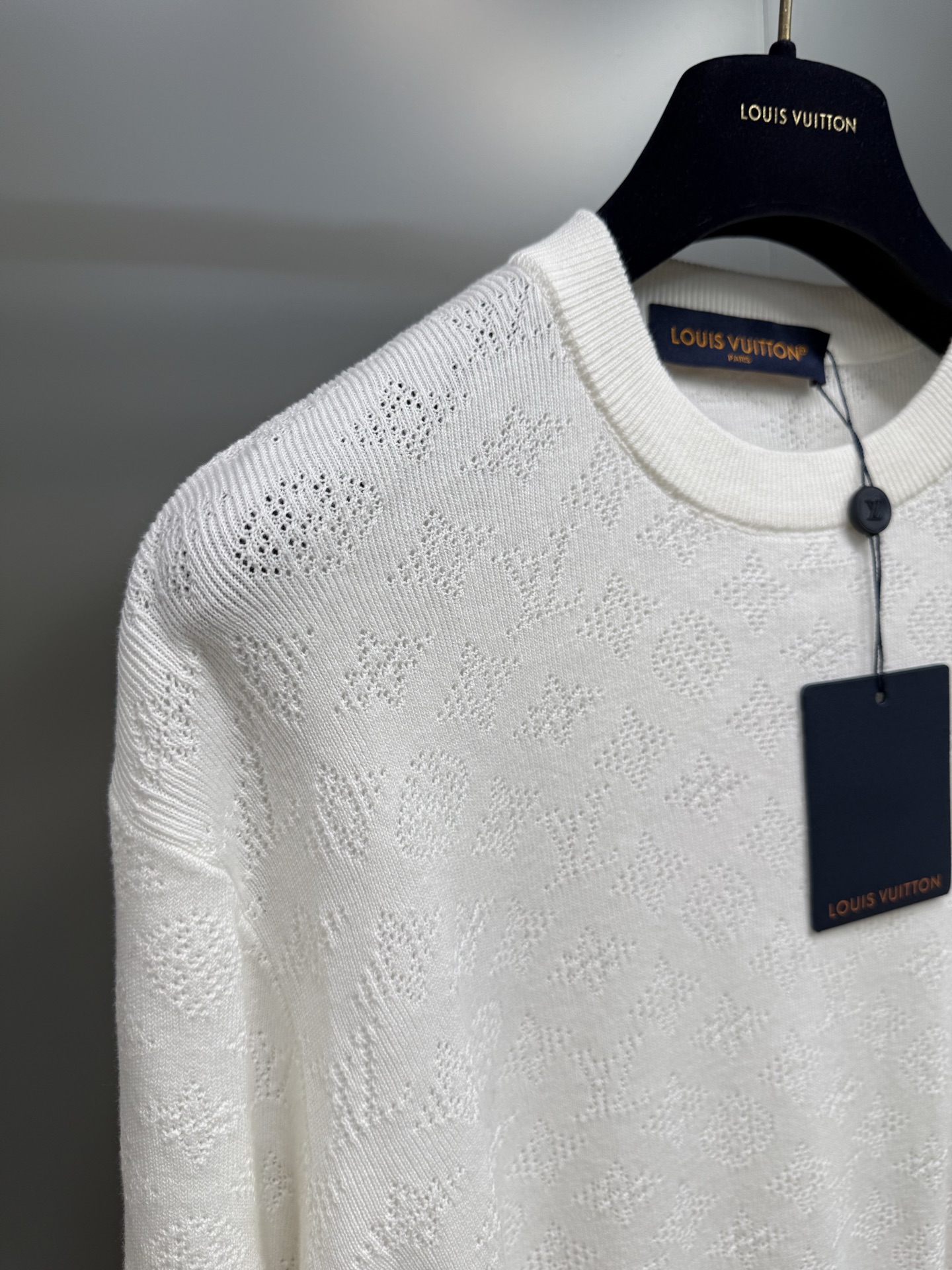 Louis Vuitton White Cotton Knit Sweater Lightweight Design, Standard Fit 4 i1755704383496 6743 0 4