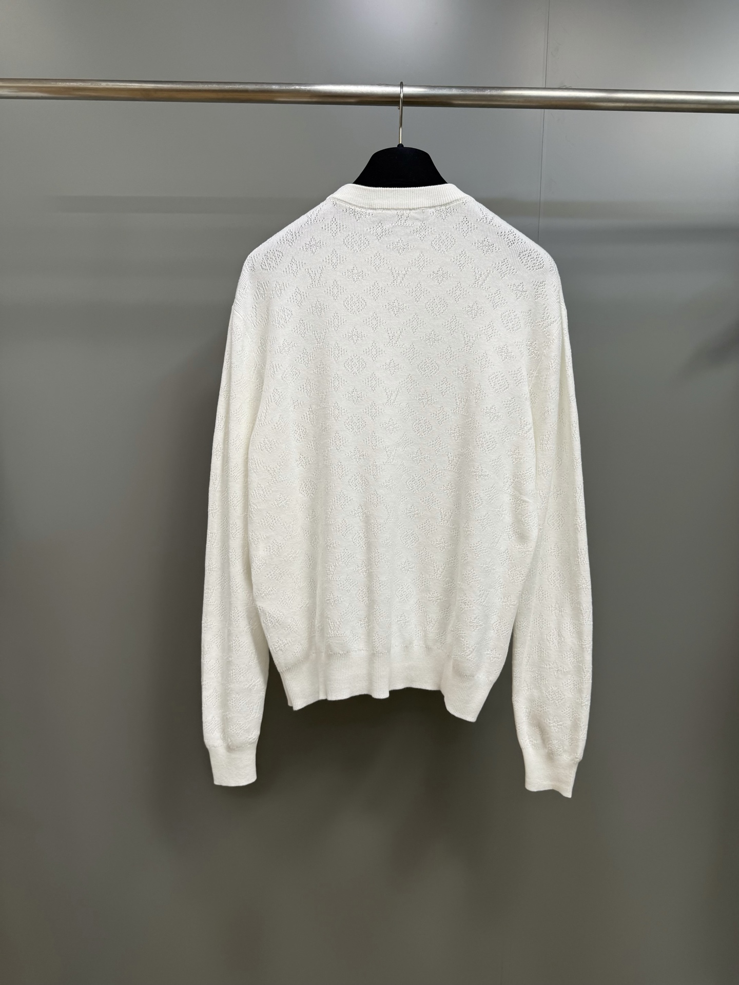 Louis Vuitton White Cotton Knit Sweater Lightweight Design, Standard Fit 3 i1755704383513 7980 0 1