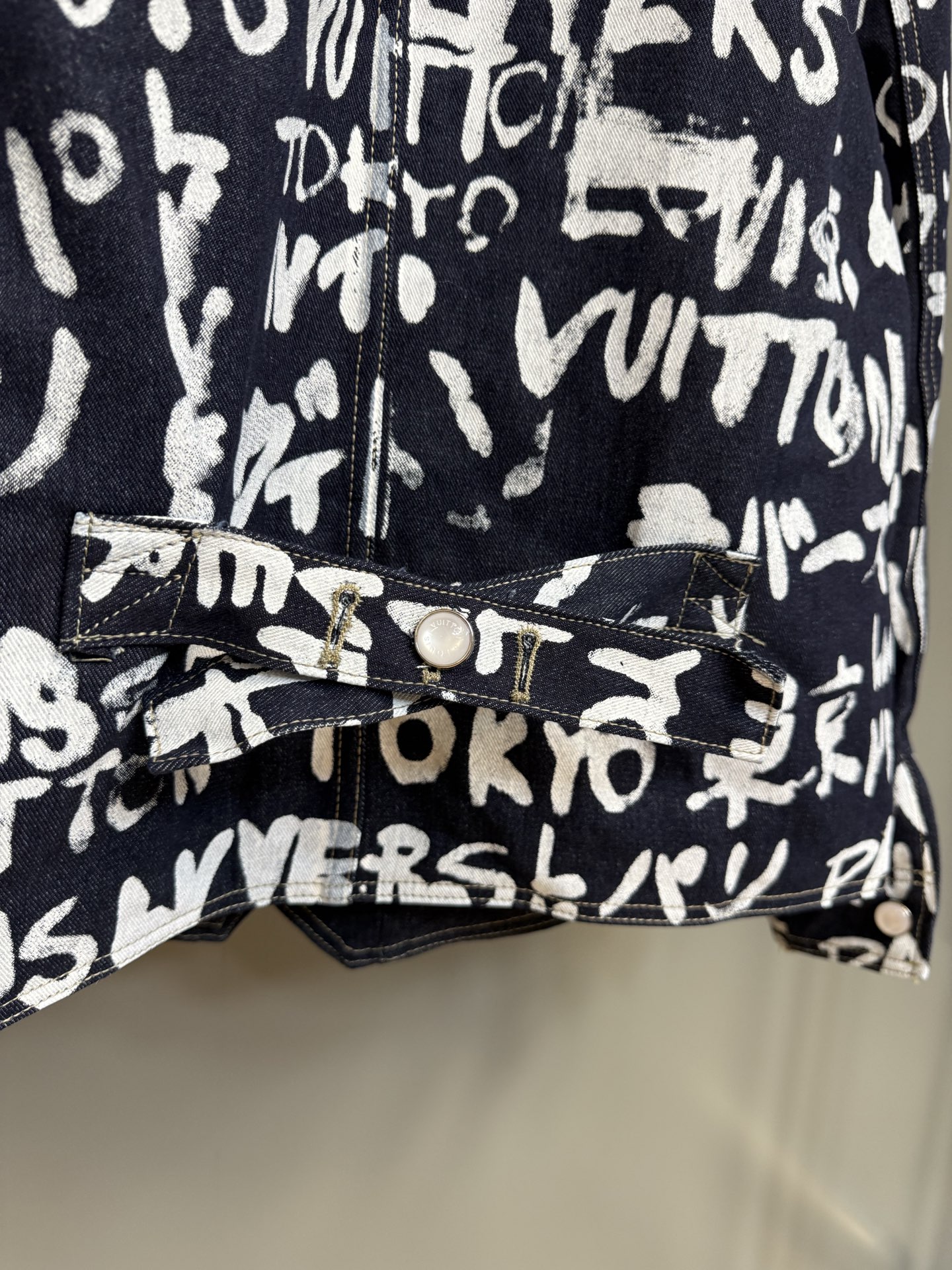 Louis Vuitton Scribble Denim Jacket - Pharrell Williams x Nigo 2025 Collection 6 i1757346608036 617 0 4