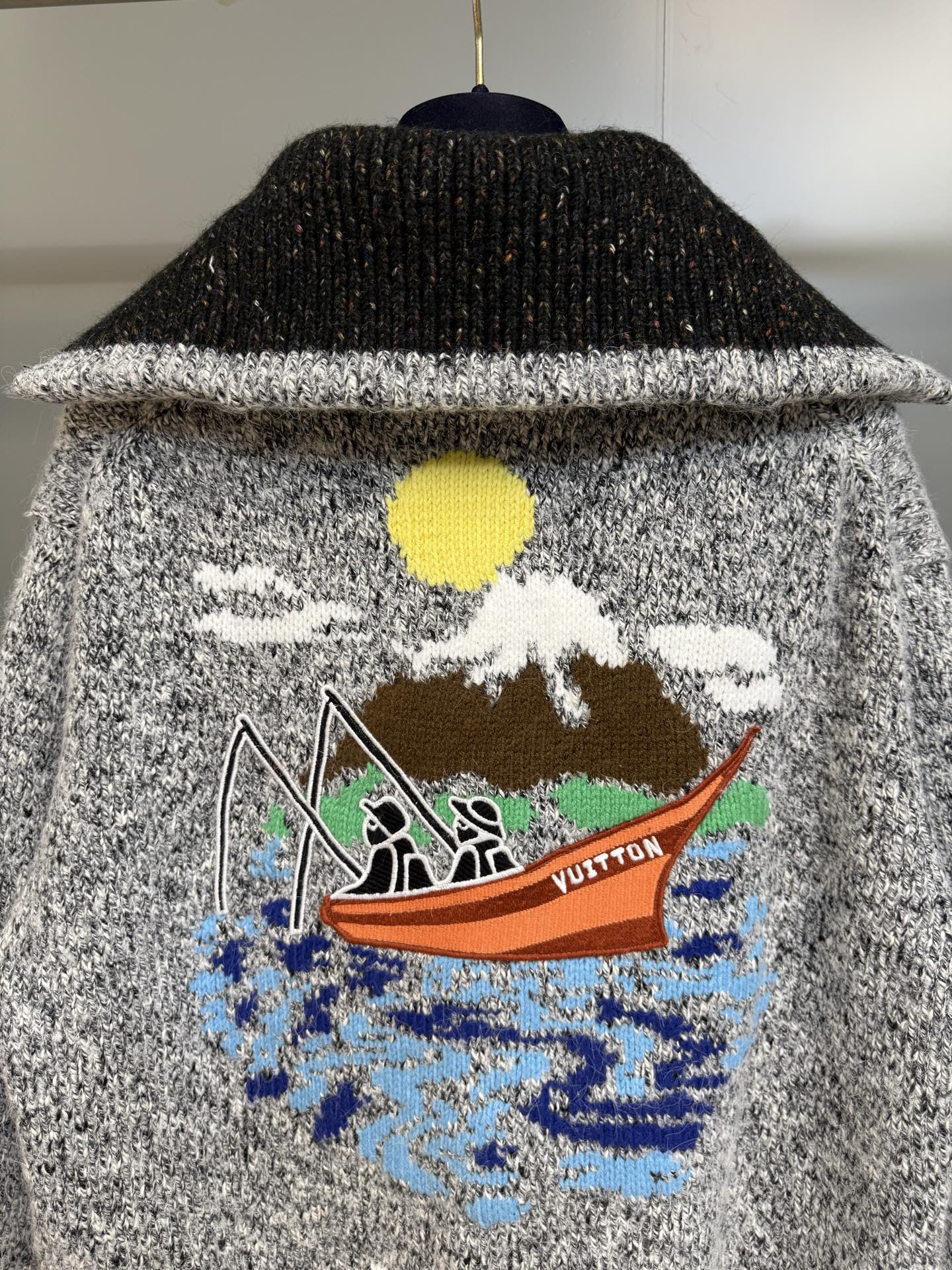 Louis Vuitton Wool Knit Jacket - Grey with Front Zip and Embellished Detail 4 i1757347461378 9333 0 3