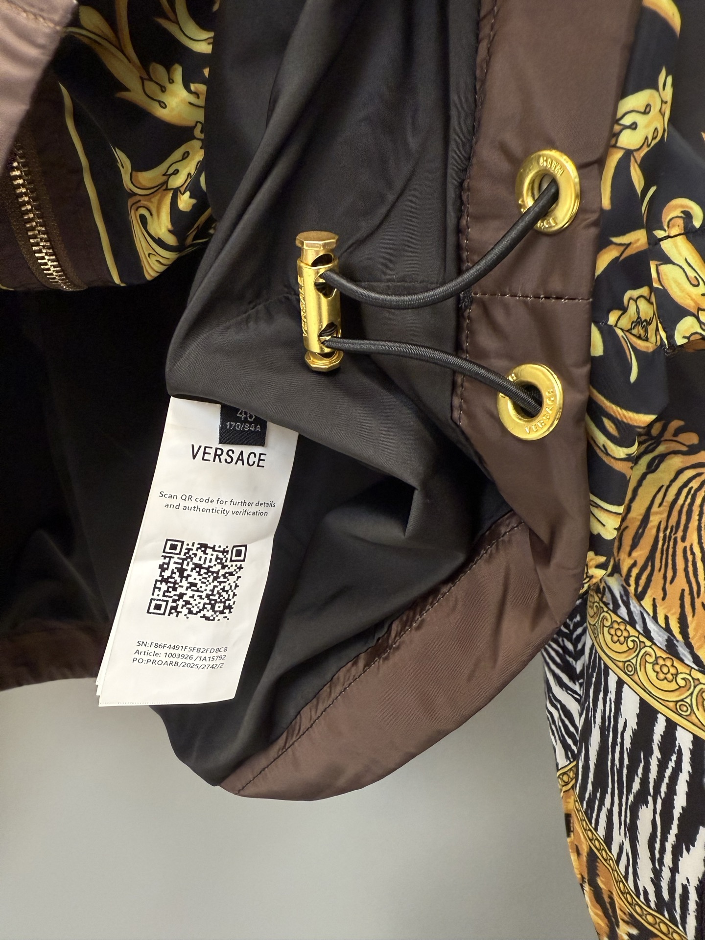 Versace Coral Theatre Print Windbreaker with Medusa Biggie Zipper - Stylish & Unique 6 i1759850885149 1640 0 4