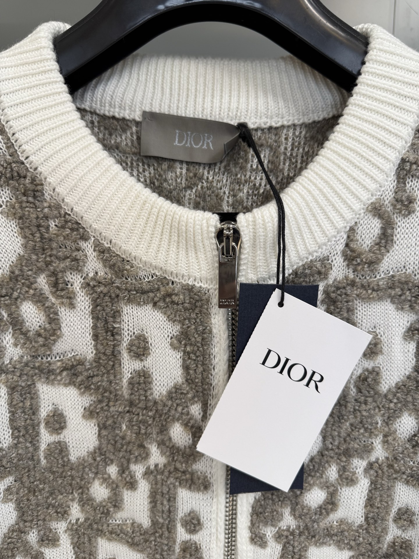 Dior Oblique Jacquard Wool Cardigan - Stylish Comfort & Iconic Design 5 i1759852024958 3134 0 4