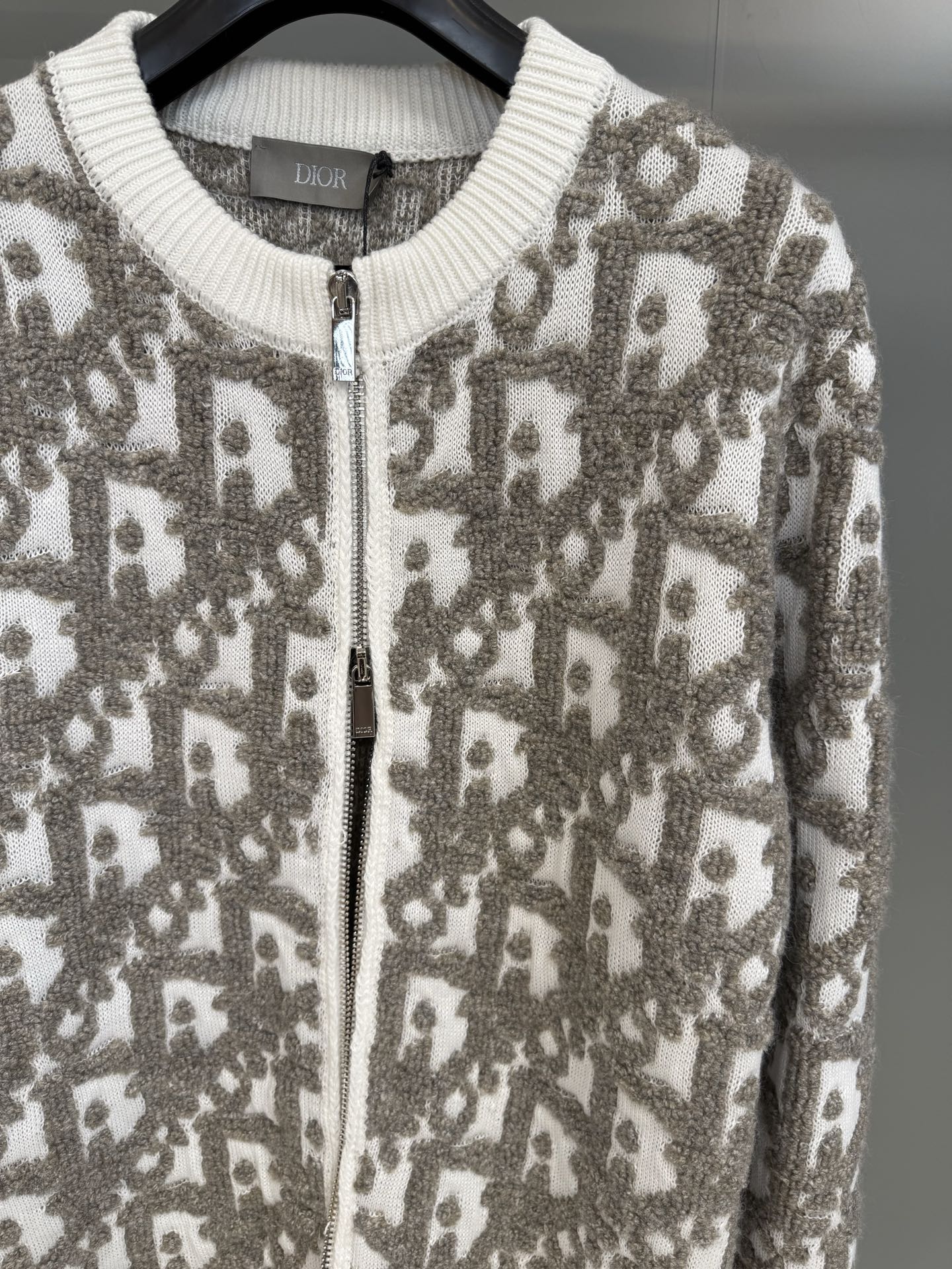 Dior Oblique Jacquard Wool Cardigan - Stylish Comfort & Iconic Design 4 i1759852026840 9164 0 5