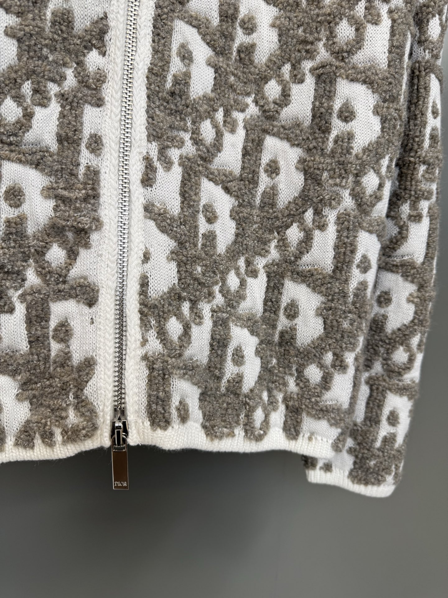 Dior Oblique Jacquard Wool Cardigan - Stylish Comfort & Iconic Design 6 i1759852027384 8699 0 6
