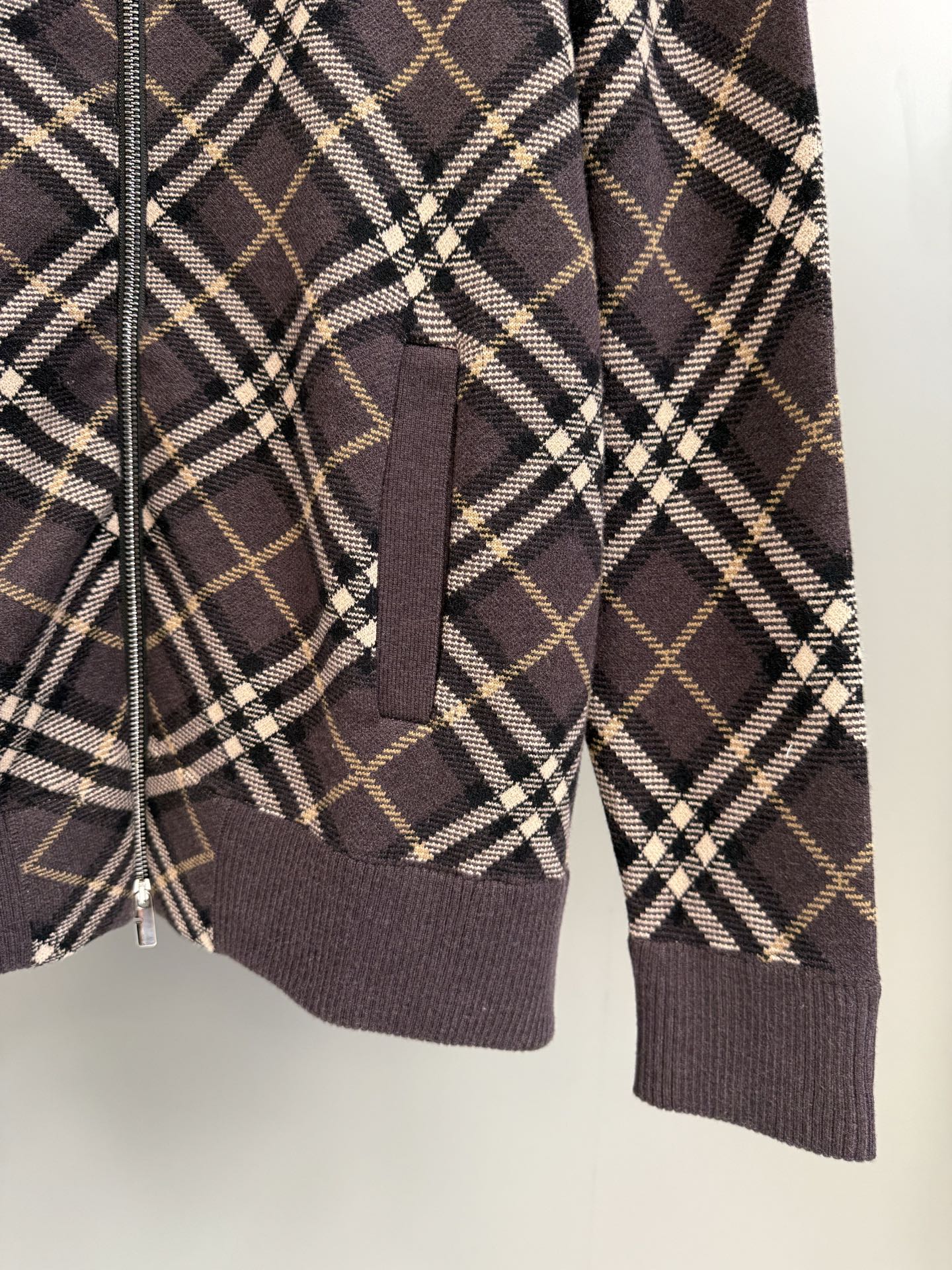 Burberry Check Wool Blend Knit Bomber Jacket with Ribbed Trims, Relaxed Fit 7 i1760017768633 8914 0 7