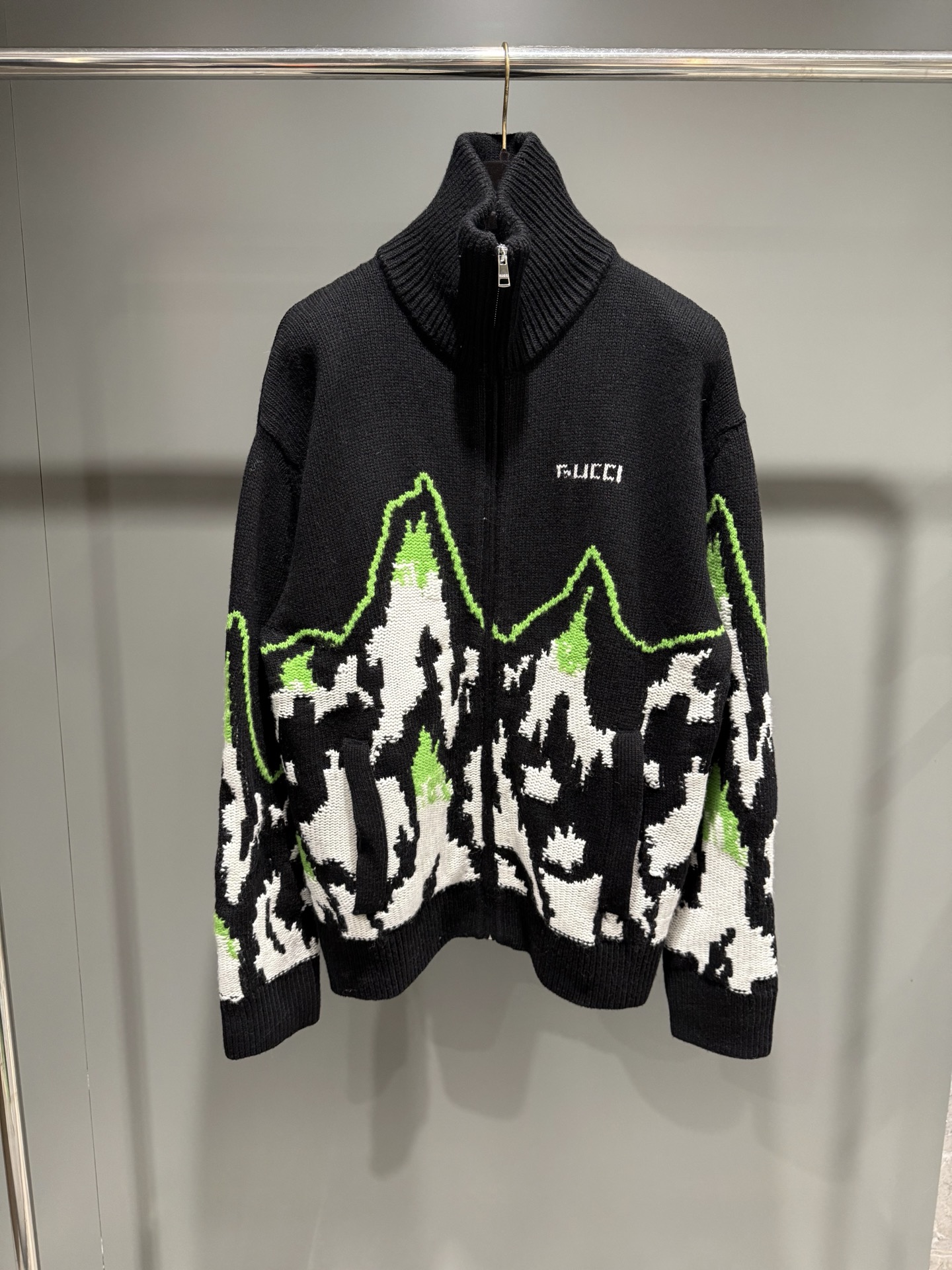 NO:638891,G’s 25 new Altitude ski series, long-sleeved jacket with intarsia mountain scene pattern and zipper front!  ,Gucci-clothing,gucci,gucci,jackets & coats,jackets & coats,alexander wang19860909G家25新款Altitude滑雪系列,饰山景图案嵌花拉链前襟长袖夹克外套！,古驰-服装,gucci,gucci,jackets & coats,jackets & coats,alexander wang,Women's clothing