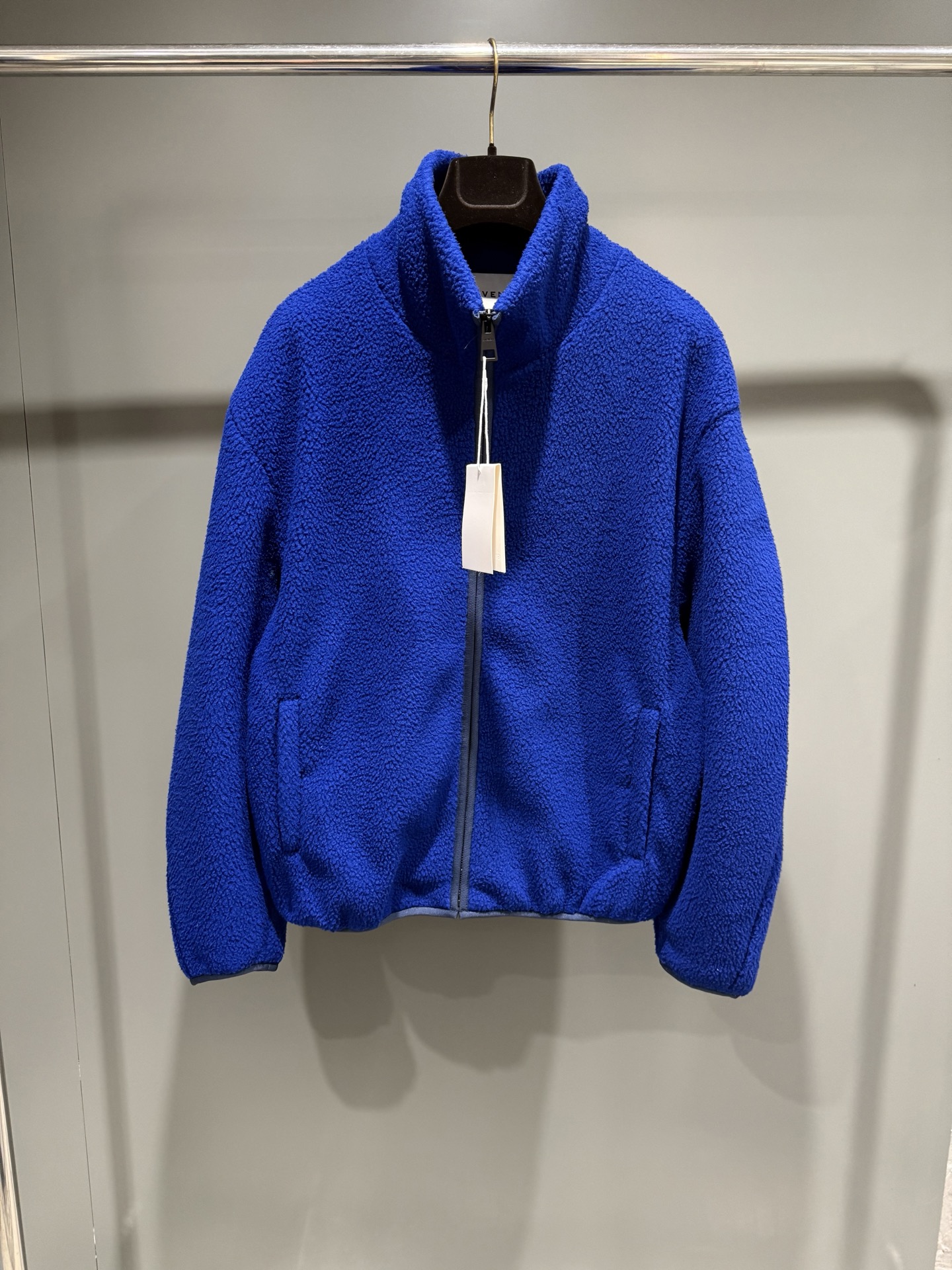 NO:638878,(The color of the shooting lighting is very different) Givenchy 25 new cocoon-shaped silhouette GIVENCHY Paris jacket decorated with GIVENCHY Paris LOGO on the back,Givenchy-clothing,givenchy,givenchy,jackets & coats,alexander wang19860909（拍摄灯光色差大）纪梵希25新款茧型廓形GIVENCHY Paris夹克 背面饰以GIVENCHY Paris LOGO,纪梵希-服装,givenchy,givenchy,jackets & coats,alexander wang,Women's clothing