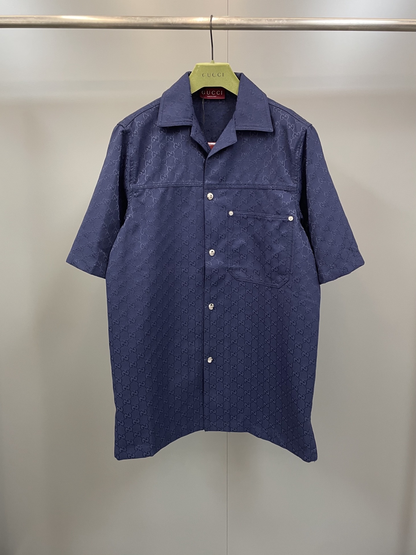 NO:775381,G's 26ss new model incorporates a variety of textures, patterns and colors to refresh your daily wardrobe. This regular fit shirt is made of khaki GG canvas and linen blend fabric., Gucci - Clothing, gucci, gucci, shirts,19860909G家26ss新款融蕴多种纹理、图案与配色,焕新日常衣橱.这款常规版型衬衫采用卡其GG帆布亚麻混纺面料.,古驰-服装,gucci,gucci,shirts,,Women's clothing
