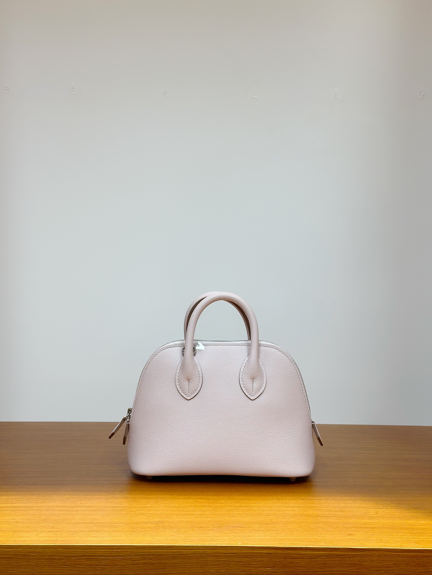 NO:698198,In stock, mini bowling ball fantasy pink and purple, silver buckle, evercolor leather imported from France, pure hand-stitched wax thread, Hermes, hermes, Hermes,19860909现货,mini 保龄球梦幻粉紫,银扣,法国进口evercolor 皮,纯手工手缝蜡线,爱马仕,hermes,Hermes,,Bag