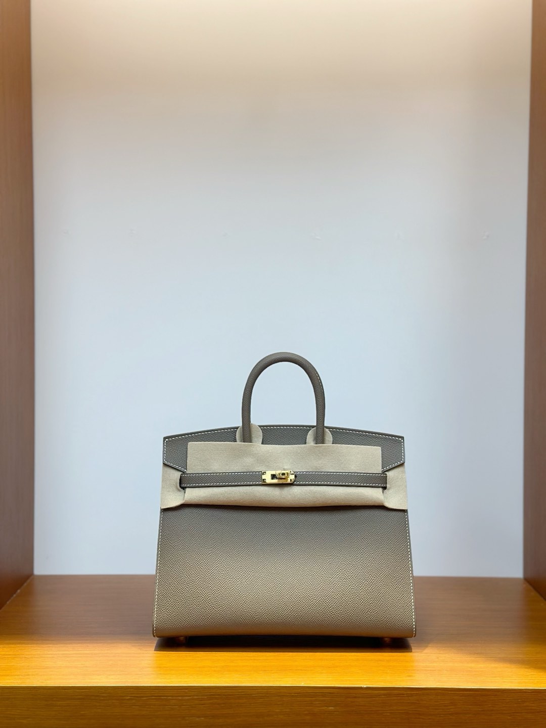 NO:698212,In stock, platinum 25, elephant gray gold buckle, esom leather imported from France, pure hand-stitched wax thread, Hermes, hermes, Hermes,19860909现货,铂金 25,大象灰金扣,法国进口esom 皮,纯手工手缝蜡线,爱马仕,hermes,Hermes,,Bag