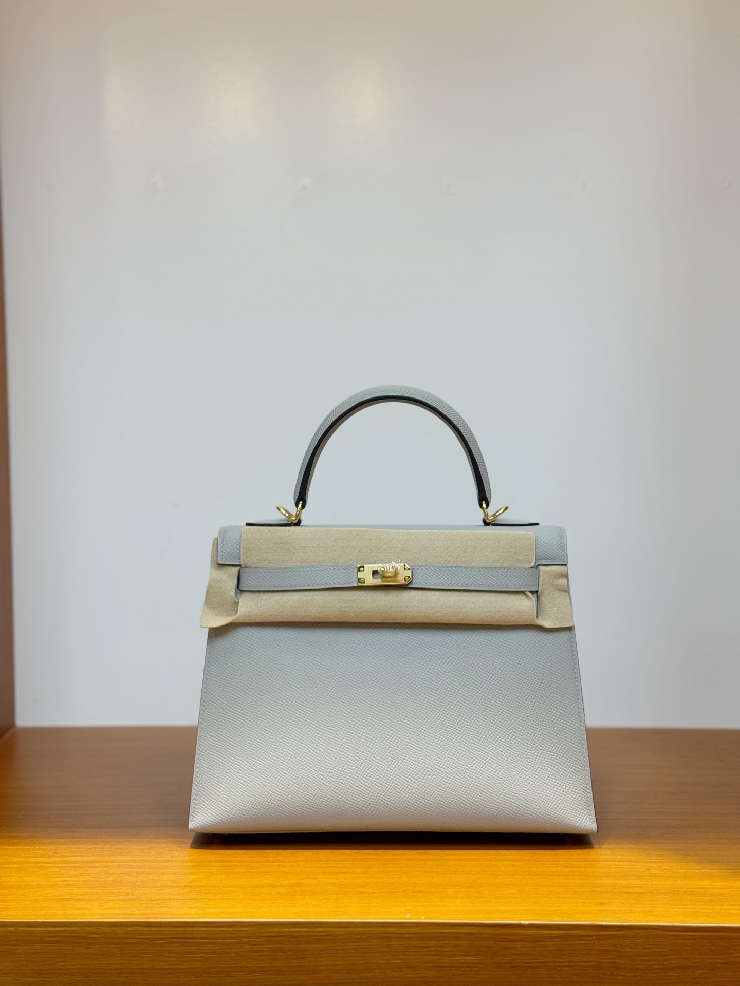 NO:811902,In stock, kelly25, glacier blue gold buckle, esom leather imported from France, hand-stitched wax thread, Hermes, hermes, Hermes,19860909现货,kelly25,冰川蓝金扣,法国进口esom 皮,纯手工手缝蜡线,爱马仕,hermes,Hermes,,Bag