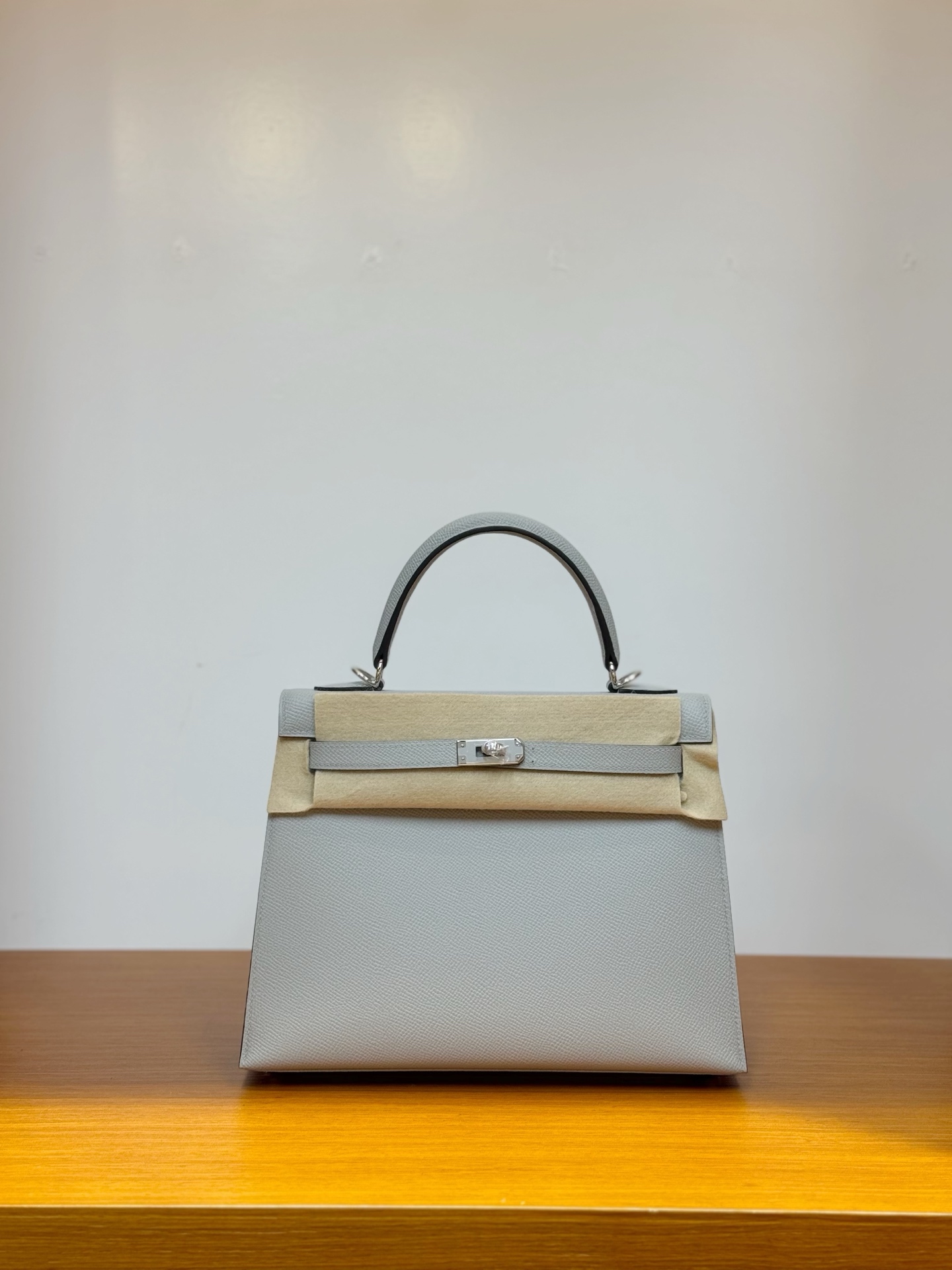 NO:811908,In stock, kelly25, glacier blue silver buckle, esom leather imported from France, pure hand-stitched wax thread, Hermes, hermes, Hermes,19860909现货,kelly25,冰川蓝银扣,法国进口esom 皮,纯手工手缝蜡线,爱马仕,hermes,Hermes,,Bag