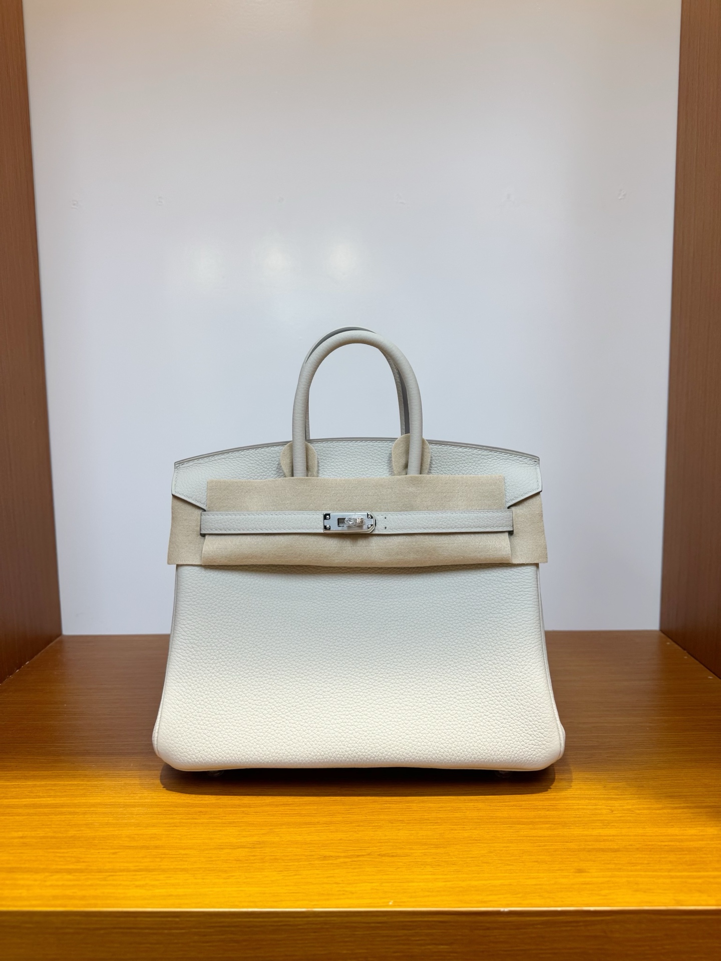 NO:700292,In stock, platinum 25, glacier white, silver buckle, togo leather imported from Germany, hand-stitched wax thread, Hermes, hermes, Hermes,19860909现货,铂金 25,冰川白,银扣,德国进口togo 皮,纯手工手缝蜡线,爱马仕,hermes,Hermes,,Bag