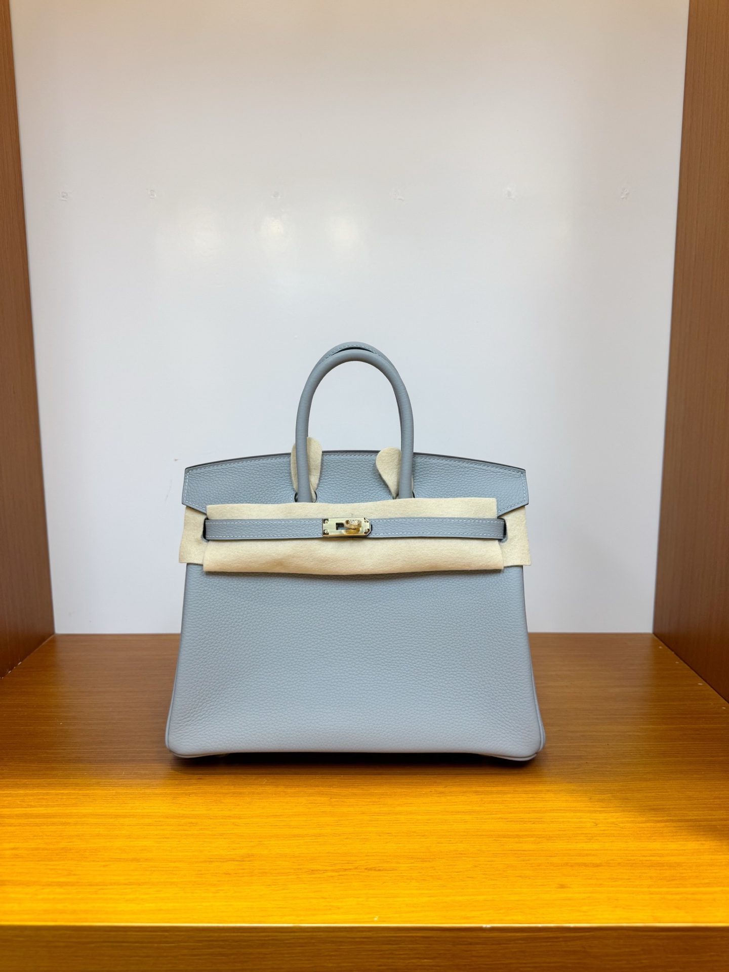 NO:700302,In stock, platinum 25, linen blue, gold buckle, togo leather imported from Germany, pure hand-stitched wax thread, Hermes, hermes, Hermes,19860909现货,铂金 25,亚麻蓝,金扣,德国进口togo 皮,纯手工手缝蜡线,爱马仕,hermes,Hermes,,Bag