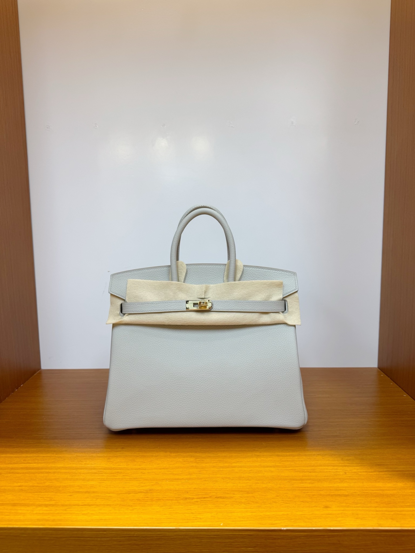 NO:700293,In stock, platinum 25, pearl gray, gold buckle, togo leather imported from Germany, pure hand-stitched wax thread, Hermes, hermes, Hermes,19860909现货,铂金 25,珍珠灰,金扣,德国进口togo 皮,纯手工手缝蜡线,爱马仕,hermes,Hermes,,Bag