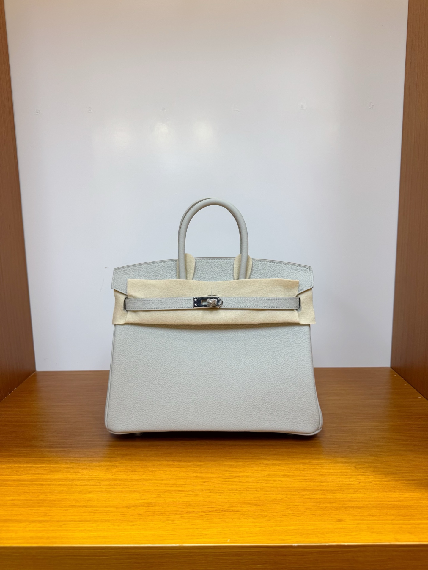 NO:700295,In stock, platinum 25, pearl gray, silver buckle, togo leather imported from Germany, pure hand-stitched wax thread, Hermes, hermes, Hermes,19860909现货,铂金 25,珍珠灰,银扣,德国进口togo 皮,纯手工手缝蜡线,爱马仕,hermes,Hermes,,Bag