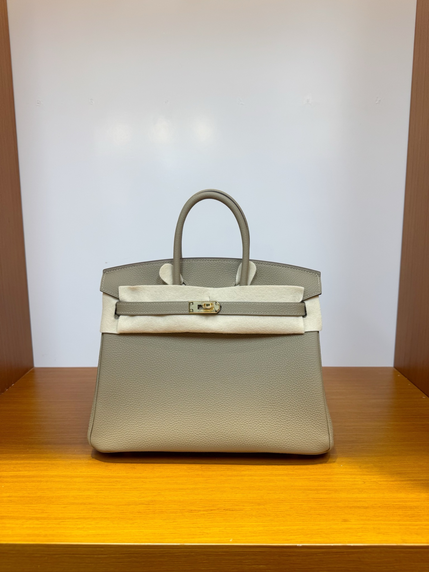 NO:700438,In stock, platinum 25, Malfami, gold buckle, togo leather imported from Germany, pure hand-stitched wax thread, Hermes, Hermes, Hermes,19860909现货,铂金 25,马尔法米,金扣,德国进口togo 皮,纯手工手缝蜡线,爱马仕,hermes,Hermes,,Bag