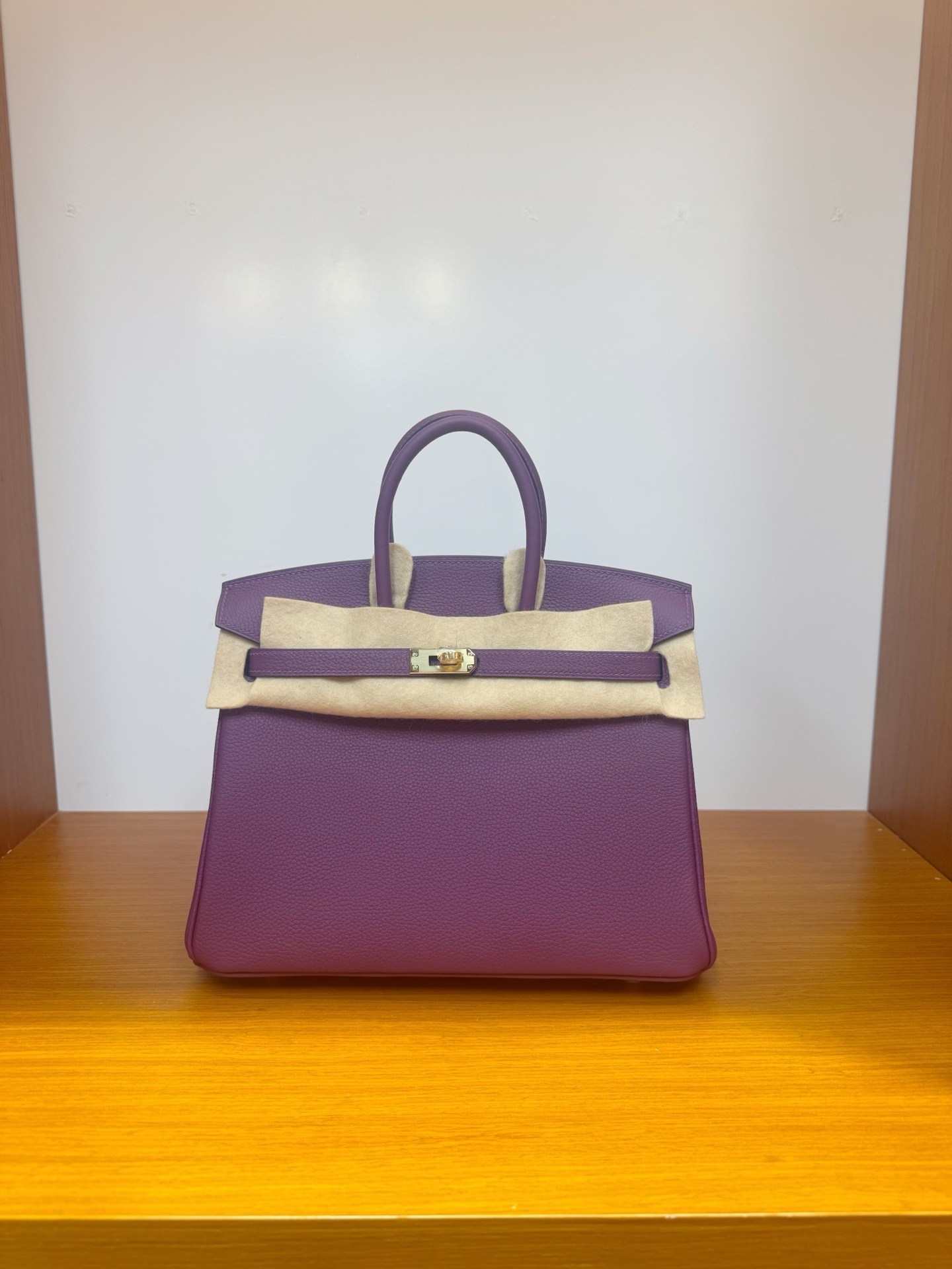 NO:700425,In stock, platinum 25, anemone purple, gold buckle, togo leather imported from Germany, pure hand-stitched wax thread, Hermes, hermes, Hermes,19860909现货,铂金 25,海葵紫,金扣,德国进口togo 皮,纯手工手缝蜡线,爱马仕,hermes,Hermes,,Bag