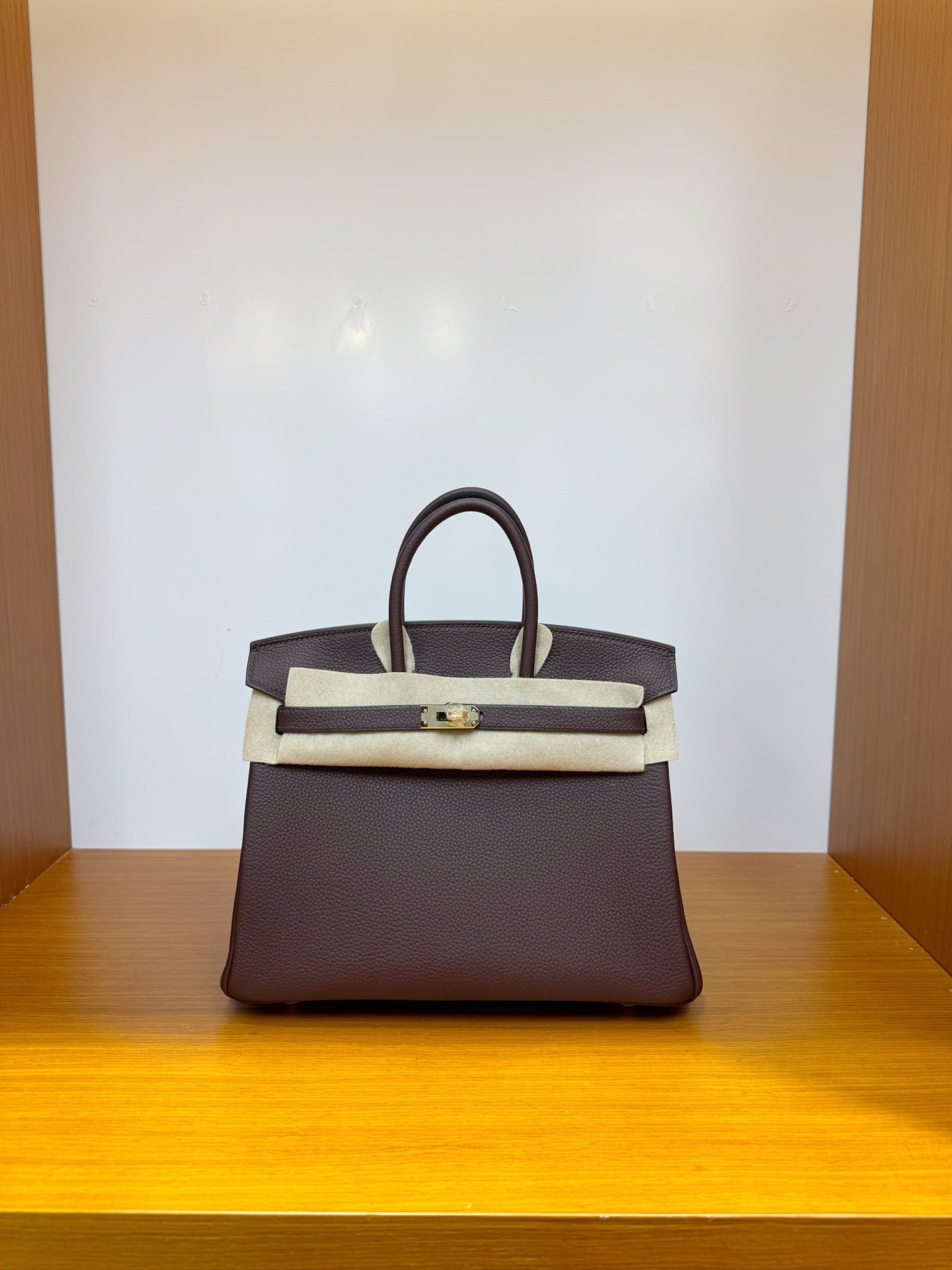 NO:700437,In stock, platinum 25, saddle red, gold buckle, togo leather imported from Germany, pure hand-stitched wax thread, Hermes, hermes, Hermes,19860909现货,铂金 25,马鞍红,金扣,德国进口togo 皮,纯手工手缝蜡线,爱马仕,hermes,Hermes,,Bag