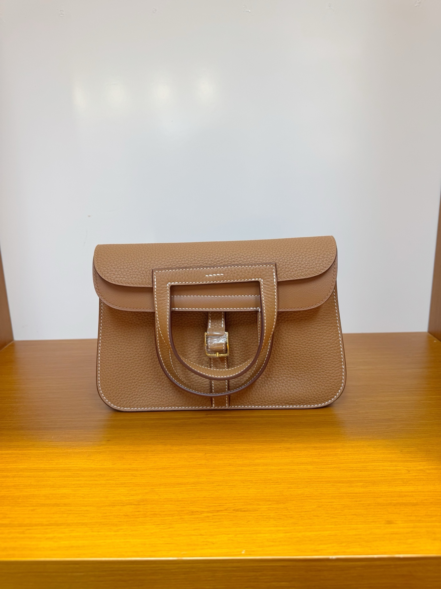 NO:700698,In stock, halzan horseshoe bag 25, golden brown gold and silver buckle, imported French tc leather, pure hand-stitched wax thread, Hermes, hermes, Hermes,19860909现货,halzan马蹄包25,金棕金银扣,进口法国tc皮,纯手工手缝蜡线,爱马仕,hermes,Hermes,,Bag