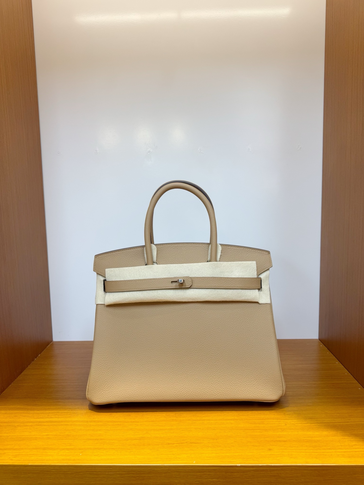 NO:700732,In stock, platinum 30, milk tea color, silver buckle, togo leather imported from Germany, pure hand-stitched wax thread, Hermes, hermes, Hermes,19860909现货,铂金 30,奶茶色,银扣,德国进口togo 皮,纯手工手缝蜡线,爱马仕,hermes,Hermes,,Bag