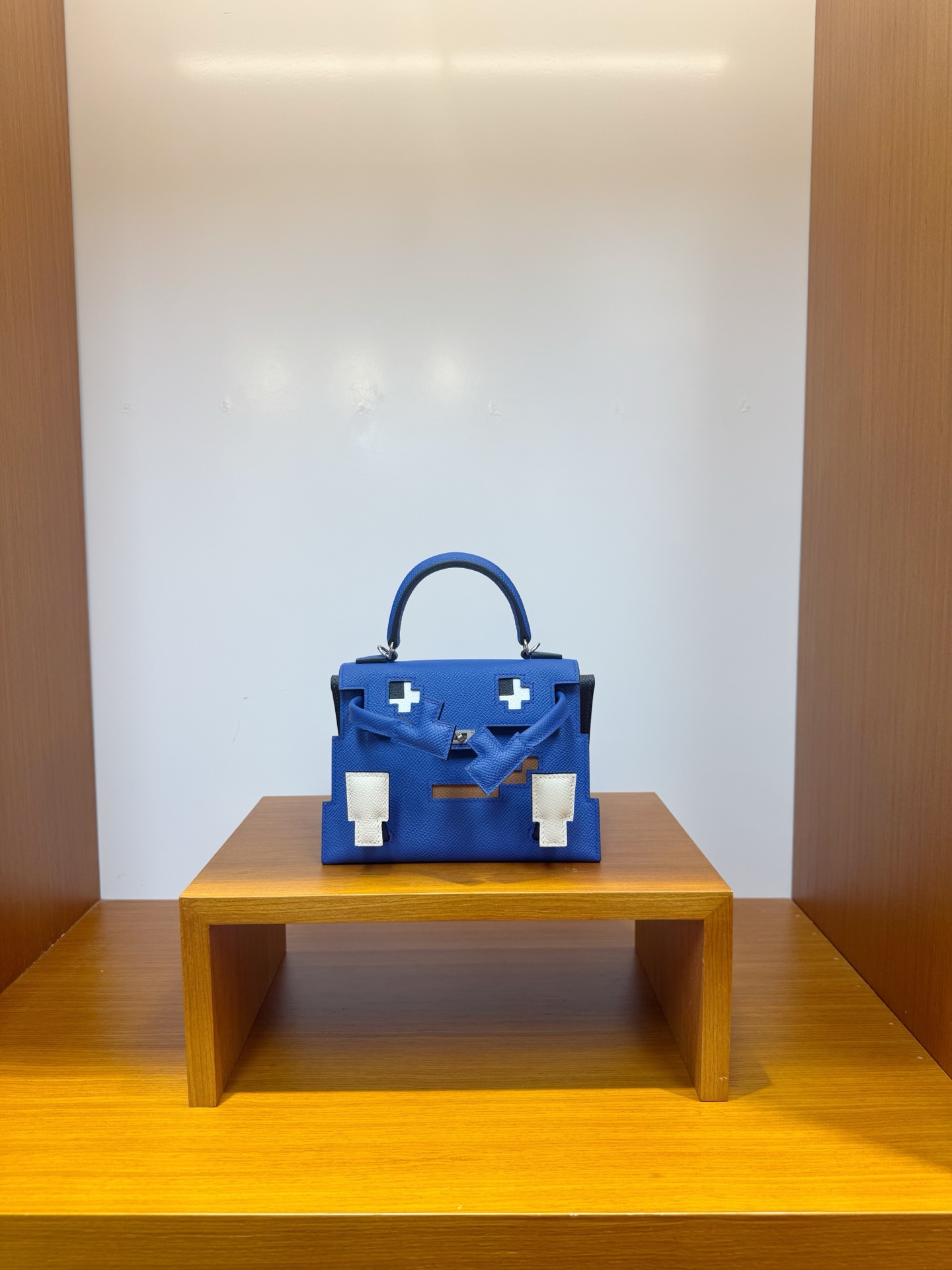 NO:851069,In stock, mosaic doll bag, royal blue with ingot blue, silver buckle, esom leather imported from France, pure hand-stitched wax thread, Hermes, Hermes, Hermes,19860909现货,马赛克公仔包,皇家蓝拼锭蓝色,银扣,法国进口esom 皮,纯手工手缝蜡线,爱马仕,hermes,Hermes,,Bag