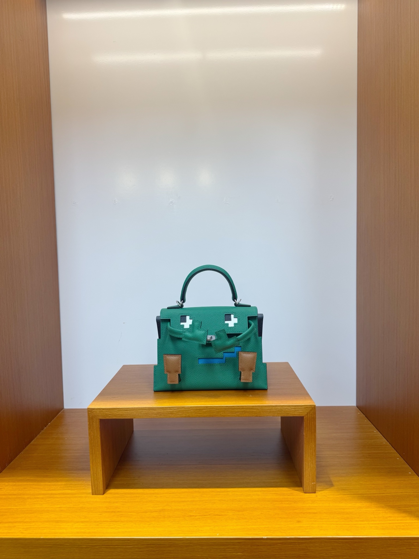 NO:851156,Ready stock, mosaic doll bag, velvet green and haze gray, silver buckle, esom leather imported from France, pure hand-stitched wax thread, Hermes, hermes, Hermes,19860909现货,马赛克公仔包,丝绒绿拼雾霾灰,银扣,法国进口esom 皮,纯手工手缝蜡线,爱马仕,hermes,Hermes,,Bag