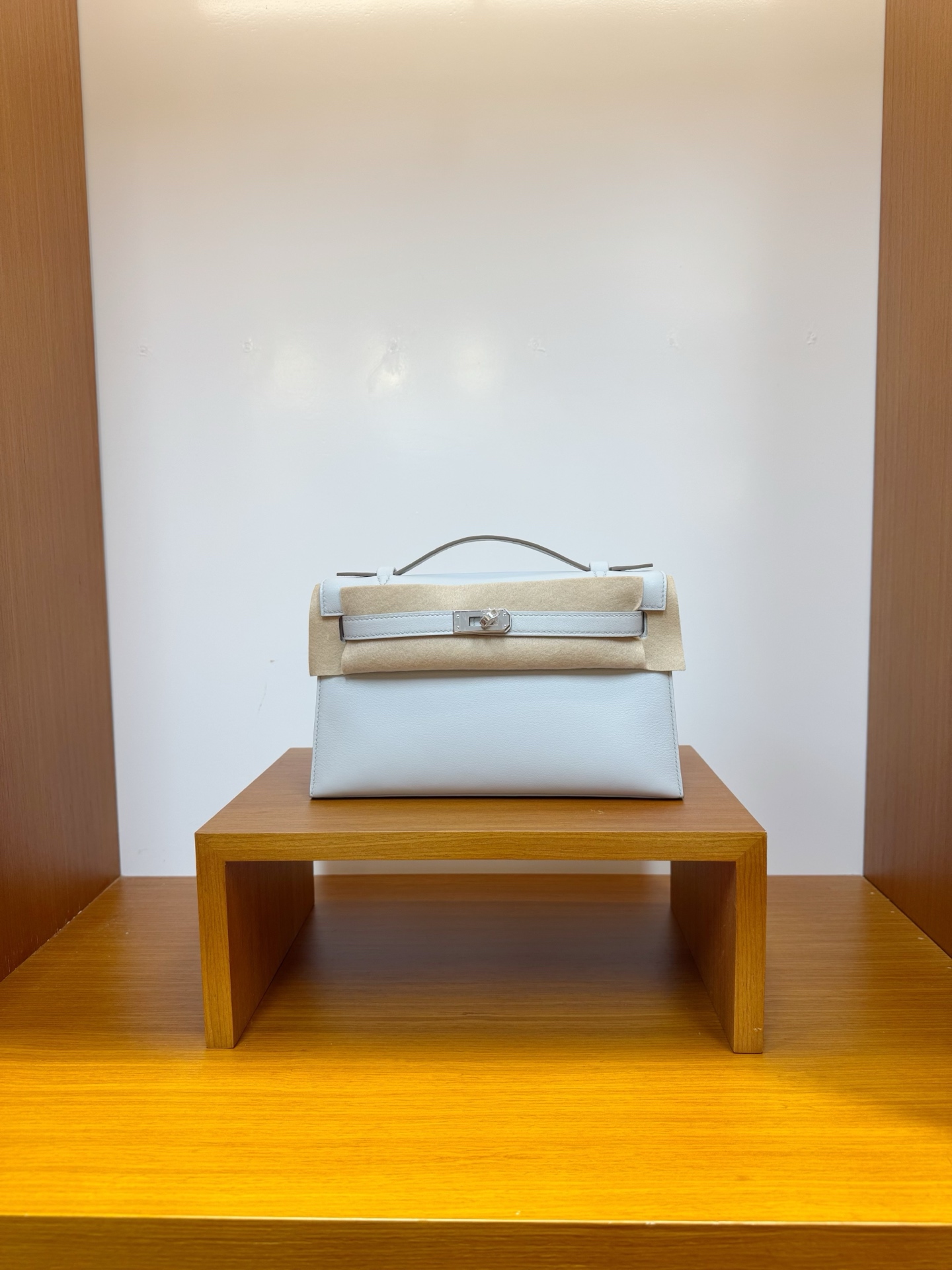 NO:811775,In stock, mini Kelly first generation, platinum gray silver buckle, French imported swift leather, pure hand-stitched wax thread, Hermes, hermes, stuart weitzman, Hermes,19860909现货现货,mini Kelly 一代,铂金灰银扣,法国进口swift皮,纯手工手缝蜡线,爱马仕,hermes,stuart weitzman,Hermes,,Bag