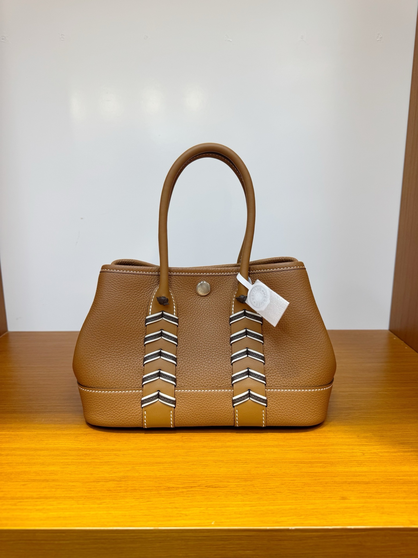 NO:811492,New in stock, mini garden bag 23 woven style, golden brown, Togo leather imported from Germany, pure hand-stitched wax thread, Hermes, hermes, Hermes,19860909新款现货,迷你花园包23编织款,金棕色,德国进口Togo皮,纯手工手缝蜡线,爱马仕,hermes,Hermes,,Bag