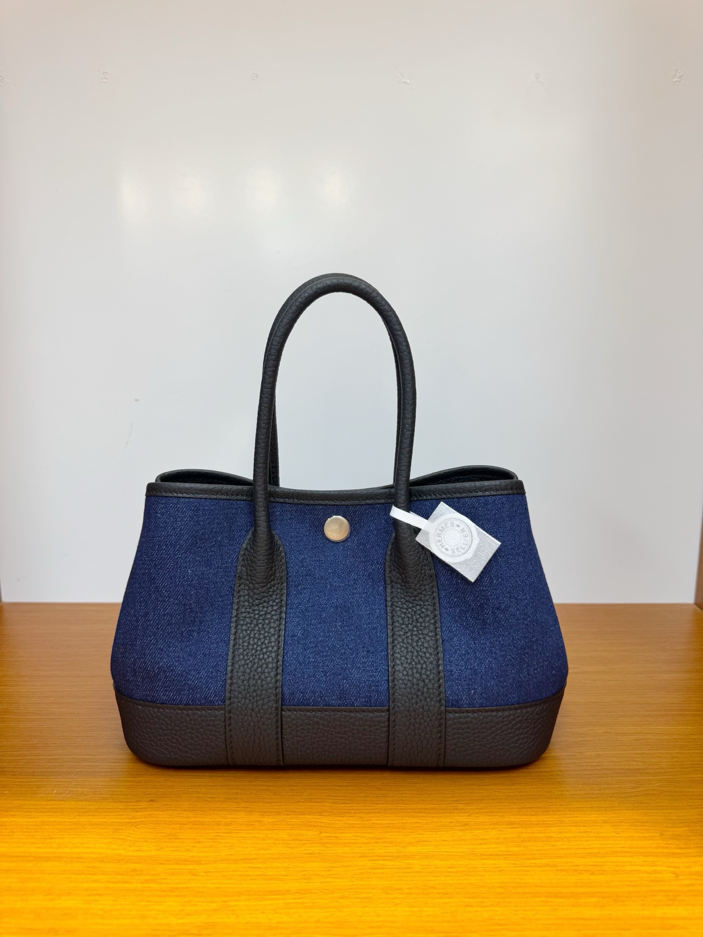 NO:811493,New model in stock, mini garden bag 23, black denim, imported negonda, hand-stitched wax thread, Hermes, hermes, Hermes,19860909现货新款,迷你花园包23,黑色拼牛仔布,进口negonda,纯手工手缝蜡线,爱马仕,hermes,Hermes,,Bag