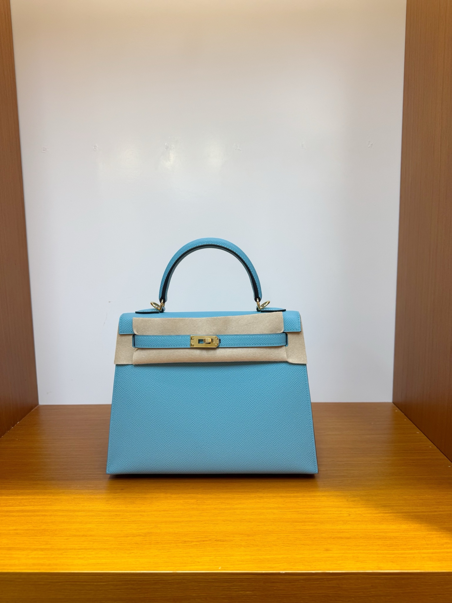 NO:811913,In stock, kelly25, candy blue gold buckle, esom leather imported from France, pure hand-stitched wax thread, Hermes, hermes, Hermes,19860909现货,kelly25,糖果蓝金扣,法国进口esom 皮,纯手工手缝蜡线,爱马仕,hermes,Hermes,,Bag