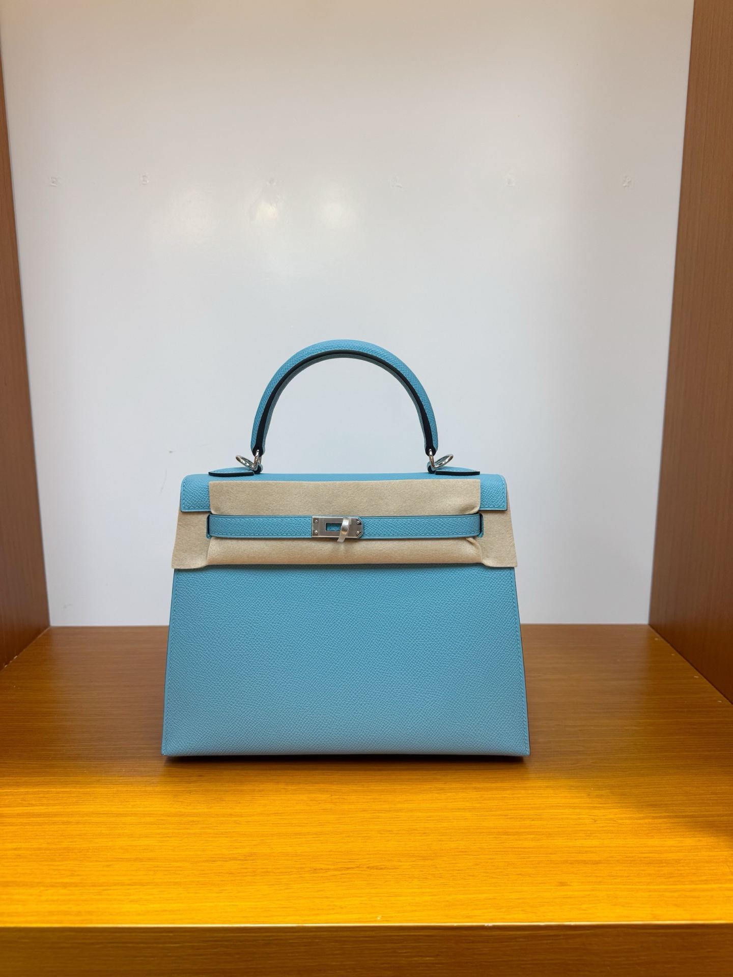 NO:811918,In stock, kelly25, candy blue silver buckle, esom leather imported from France, pure hand-stitched wax thread, Hermes, hermes, Hermes,19860909现货,kelly25,糖果蓝银扣,法国进口esom 皮,纯手工手缝蜡线,爱马仕,hermes,Hermes,,Bag