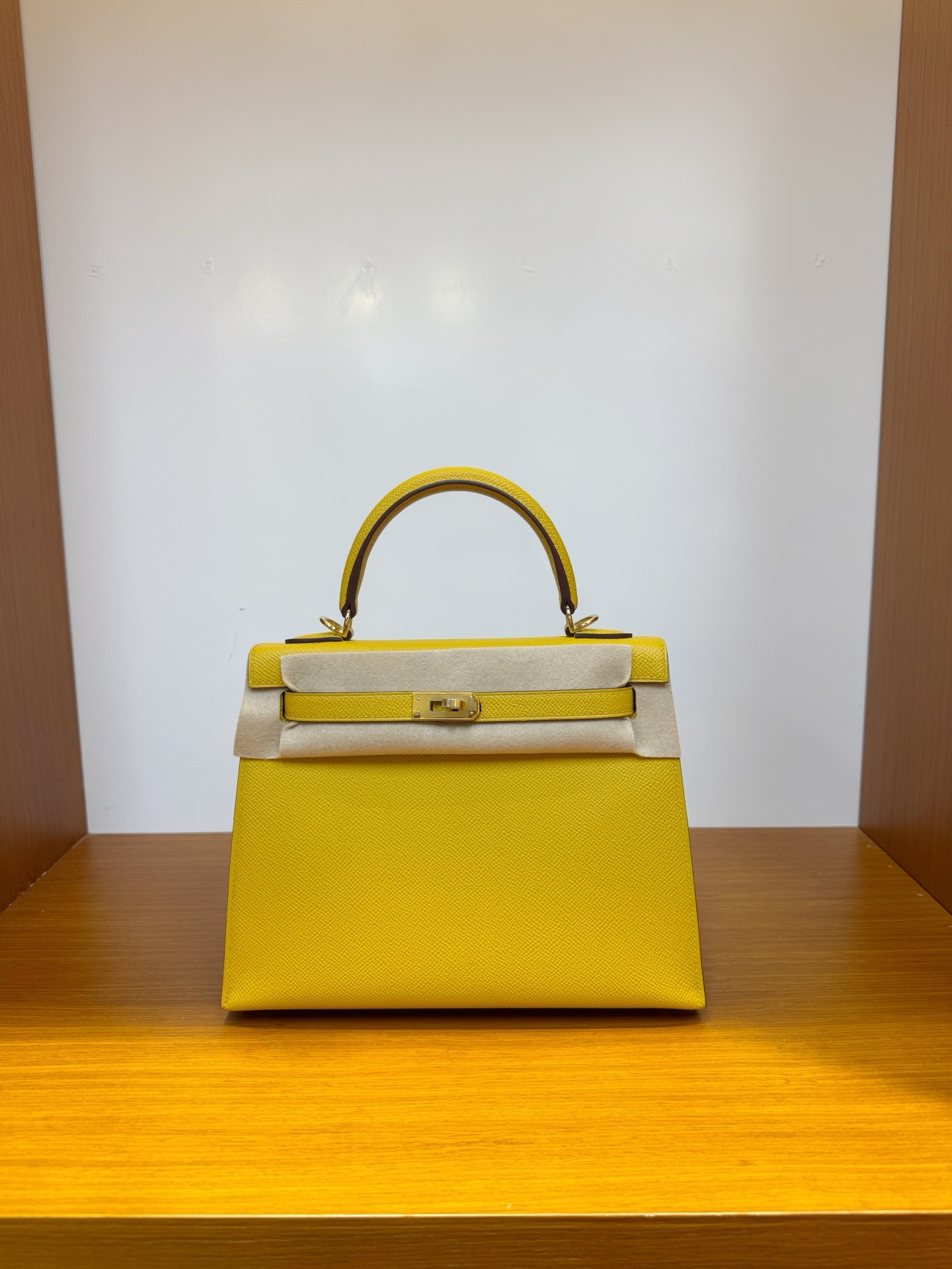 NO:811923,In stock, kelly25, amber gold buckle, esom leather imported from France, hand-stitched wax thread, Hermes, hermes, gold, Hermes,19860909现货,kelly25,琥珀黄金扣,法国进口esom 皮,纯手工手缝蜡线,爱马仕,hermes,gold,Hermes,,Bag