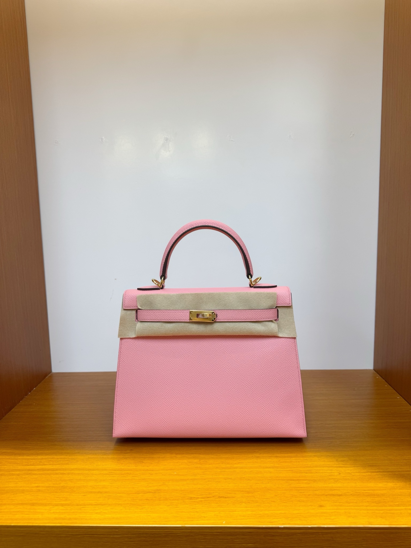 NO:811933,In stock, kelly25, milkshake pink gold buckle, esom leather imported from France, pure hand-stitched wax thread, Hermes, hermes, Hermes,19860909现货,kelly25,奶昔粉金扣,法国进口esom 皮,纯手工手缝蜡线,爱马仕,hermes,Hermes,,Bag