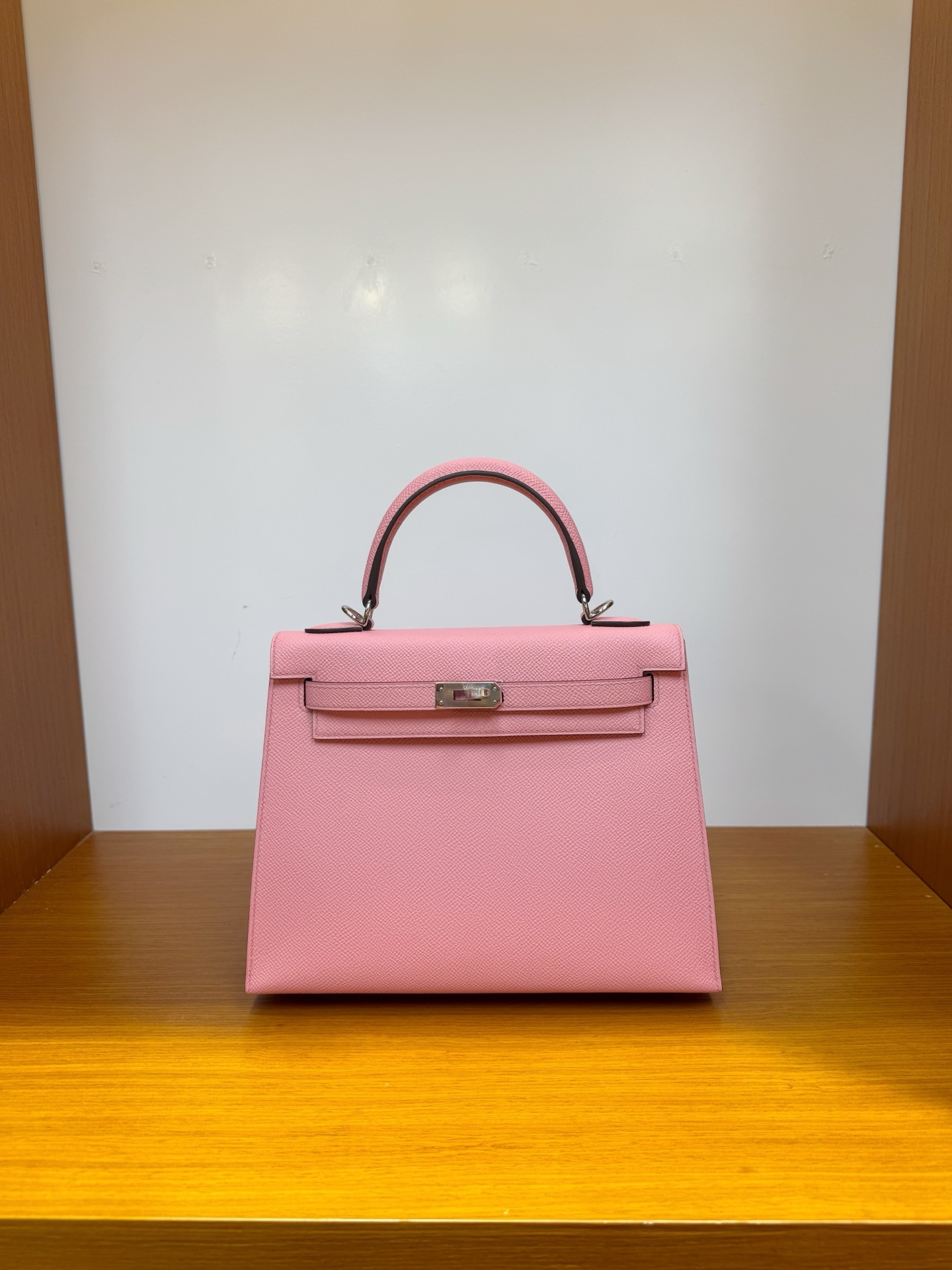 NO:811938,In stock, kelly25, milkshake powder silver buckle, esom leather imported from France, pure hand-stitched wax thread, Hermes, Hermes, Hermes,19860909现货,kelly25,奶昔粉银扣,法国进口esom 皮,纯手工手缝蜡线,爱马仕,hermes,Hermes,,Bag