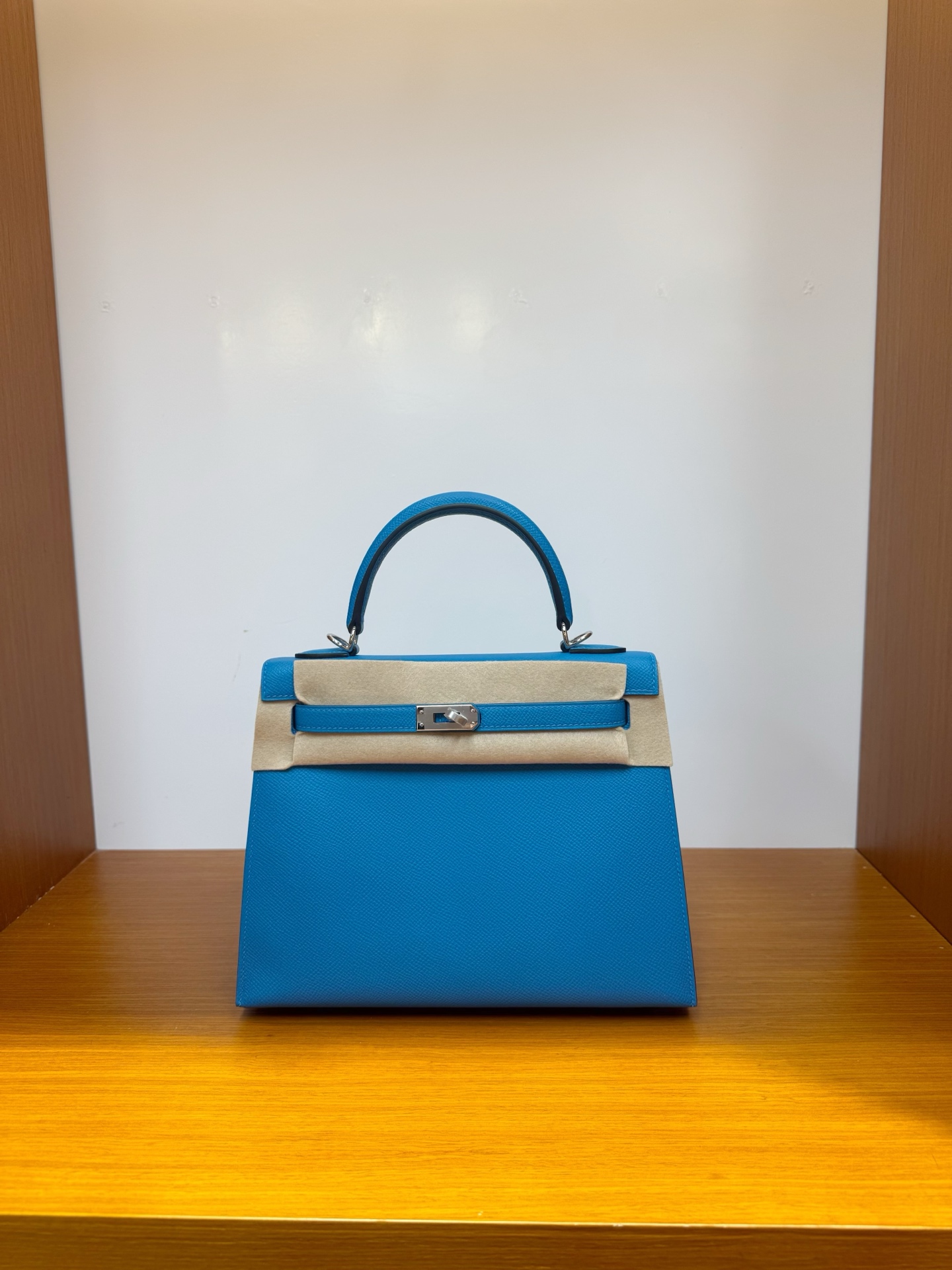 NO:811950,In stock, kelly25, Izmir blue silver buckle, esom leather imported from France, pure hand-stitched wax thread, Hermes, hermes, Hermes,19860909现货,kelly25,伊滋蜜尔蓝银扣,法国进口esom 皮,纯手工手缝蜡线,爱马仕,hermes,Hermes,,Bag