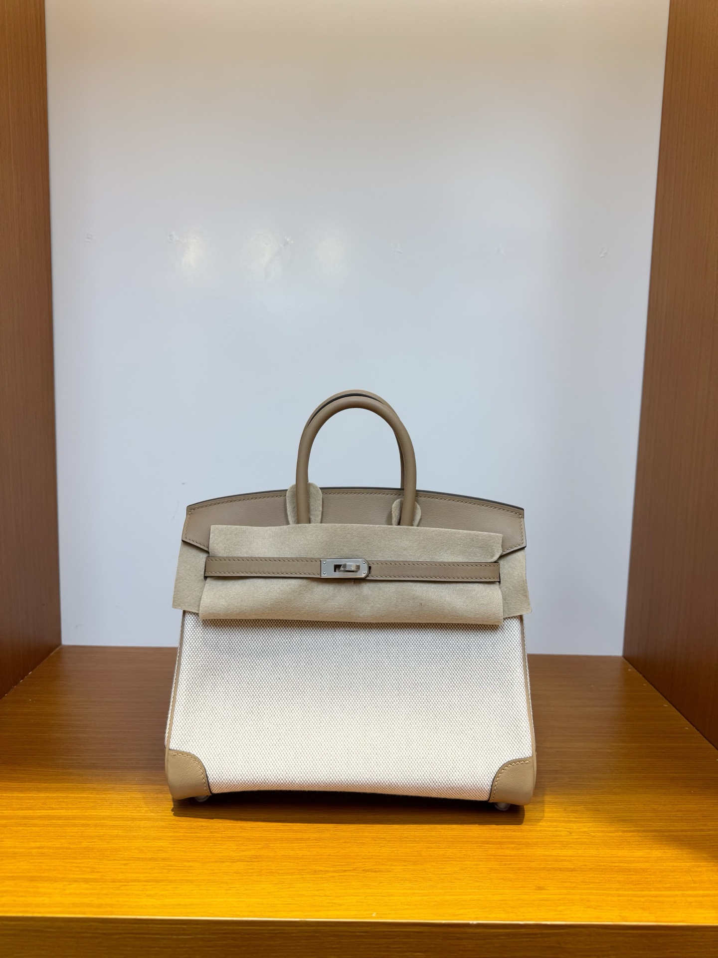 NO:851039,In stock, platinum 25 French swift leather patchwork, milk tea silver buckle, hand-stitched wax thread, Hermes, hermes, stuart weitzman, Hermes,19860909现货,铂金25法国swift皮拼布,奶茶色银扣,纯手工手缝蜡线,爱马仕,hermes,stuart weitzman,Hermes,,Bag