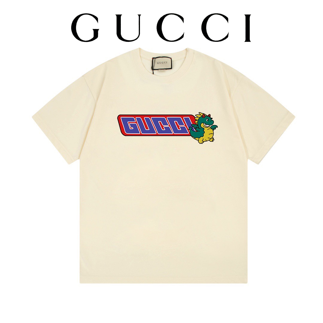 GUCCI古驰24ss早春系列 - G家卡通龙年吉祥&英文logo -采用双纱纯棉250g，面料颜色定制定染，不缩水不退色。手感舒服，质感超强❤️全套辅料.潮男潮女必备经典落肩微阔版型，独家现货供应！ ⚠ 顶级版本 官网品质❕ -颜色：杏…