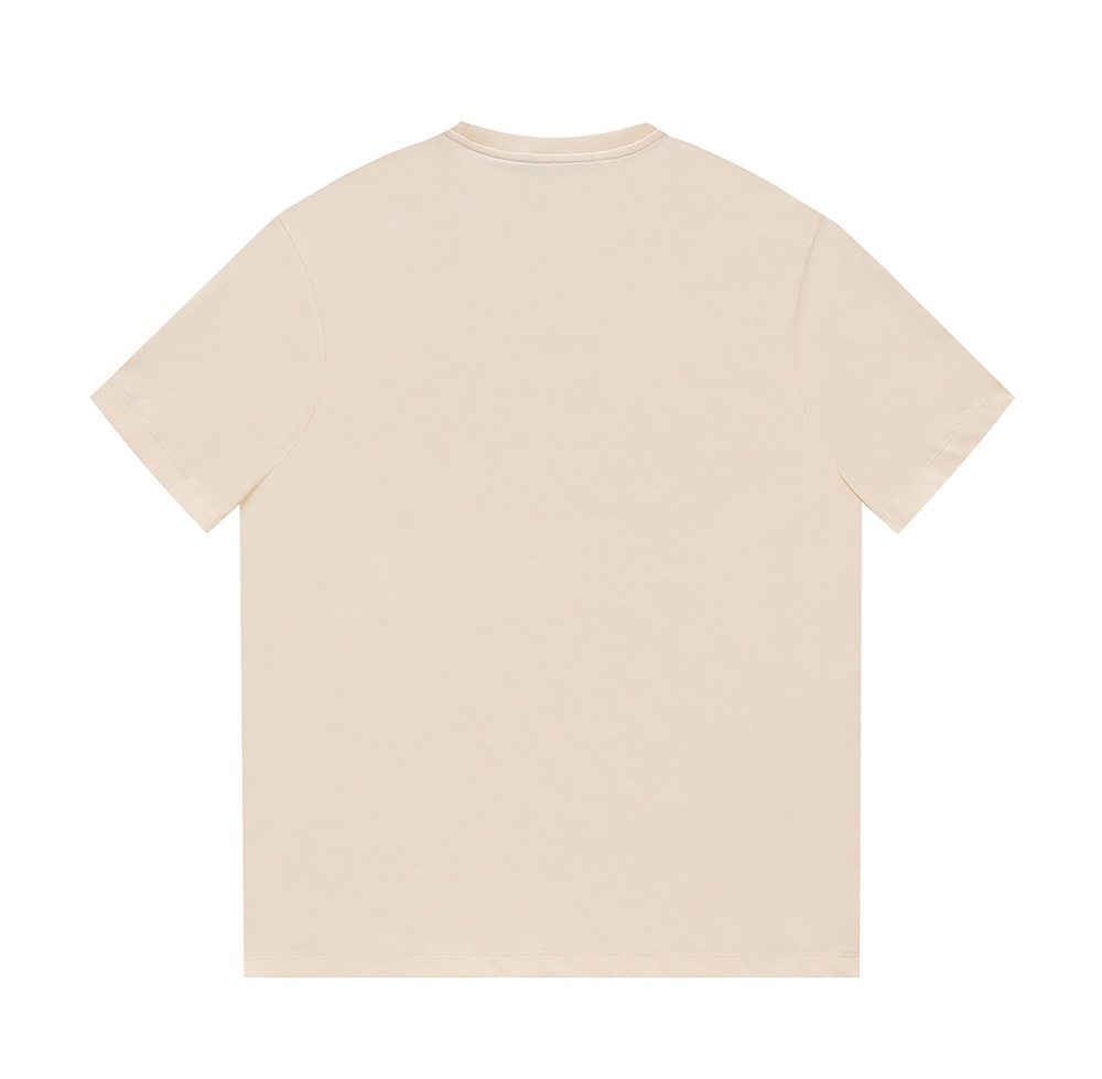 🛒购物价：88💰[原标包装吊牌齐全.260克高克重纯棉面料]品质保证质量十分不错回头客巨多.
Gucci古驰男女情侣同款短袖半袖t恤
面料采用260克顶级高密度纯棉面料！双纱加厚重磅面料！手感厚实！质感无敌！
情侣宽松oversize版型！
颜色：黑 白