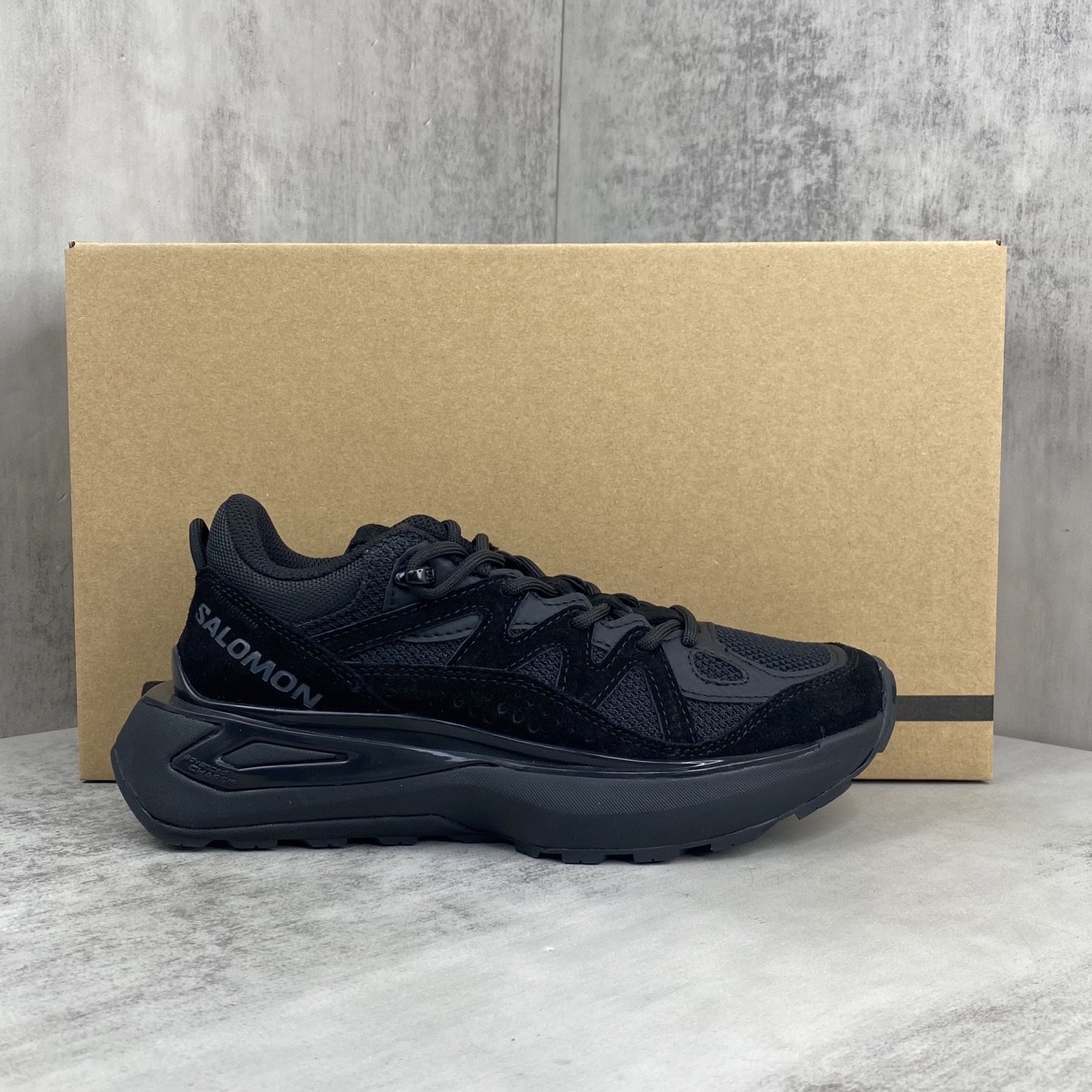 NO:350354,New model is available for sale. Salomon Odyssey Elmt sneakers. The same style of Lei Jun Salomon provides new color options for off-road shoes ODYSSEY ELMT LOW. Vanillalce is equipped with a soft cushioned foam midsole to provide long-lasting comfort. The sole uses AdvancedChassisTMM stable chassis system to provide the wearer with comfortable foot feeling and stability. Fabric: Original custom imported cowhide material. Inner original custom breathable mesh. Sole original open mold-proof foam material. Sole thickness is 4.5CM. Size: 36-45,,sneakers,cowhide19860909新款上架 salomon 萨洛蒙Odyssey Elmt 运动鞋 雷军同款 Salomon 為越野鞋 ODYSSEY ELMT LOW 提供全新配色選項 Vanillalce,配備柔軟的緩震泡棉中底提供持久的舒適感 鞋底採用AdvancedChassisTMM 穩定底盤系統,為穿著者提供舒適的腳感和穩定性 面料: 原版定制进口牛皮材质 内里原版定制透气网里 鞋底原版开模防滑发泡材质 底厚4.5CM 码数: 36-45,,sneakers,cowhide,Men's shoes