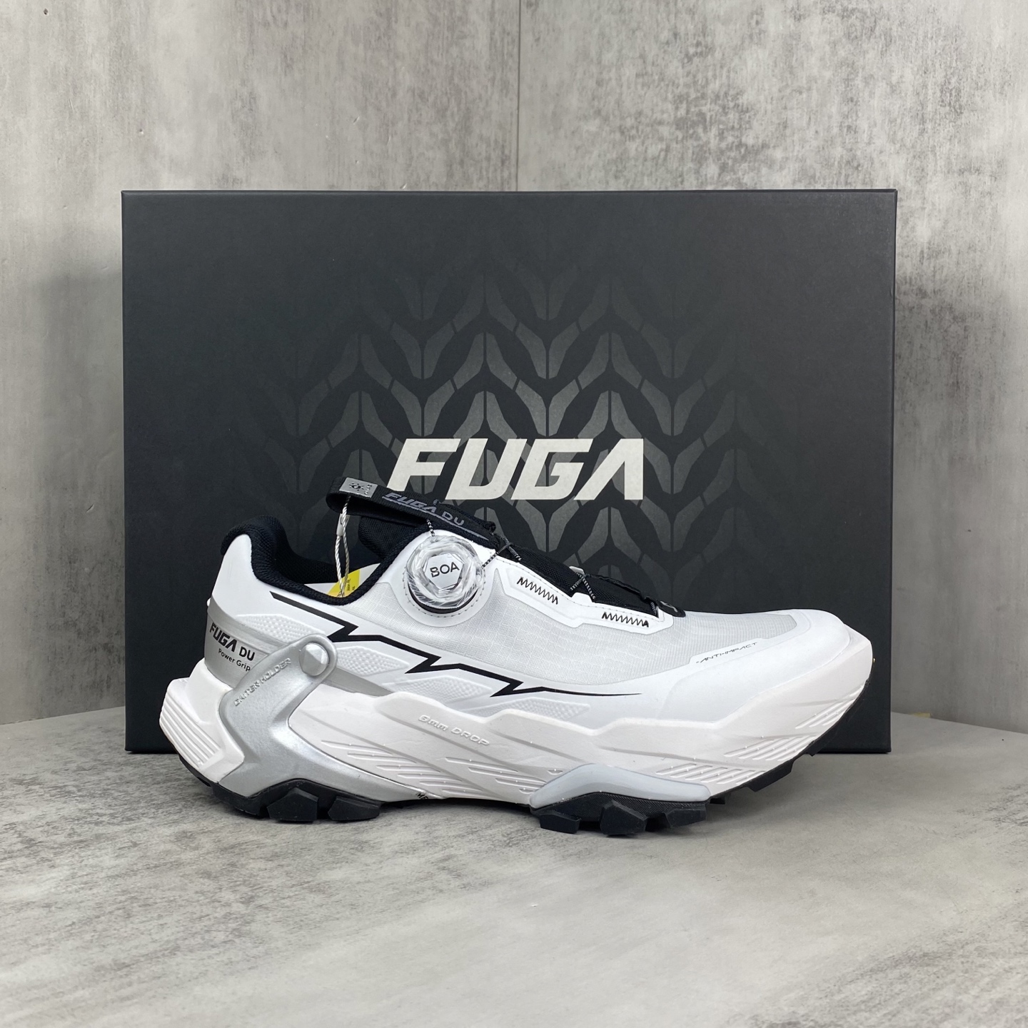 NO:350333,The new model is on the shelves KAILAS FUGA DU BOA Heishan Dapowang Off-road Functional Running Shoes This pair of Montenegro presents a variety of black, gray and silver combinations. The main part of the upper is made of mesh thin wing material midsole. It is the most distinctive mountain-shaped structure shoelaces that use BOA knob quick putting and taking off system. Vibram Megagrip continues Dapowang’s super strong grip. The shape and color design of the combination of multiple elements make the whole shoe feel rich and unified. The technology and material application of the whole shoe makes the color and foot feel suitable for wearing in various scenarios and places!  Size 36 36.5 37 37.5 38 39 39.5 40 41 41.5 42 42.5 43 44 44.5 45,19860909新款上架 KAILAS FUGA DU BOA 凯乐石 黑山大坡王越野机能跑鞋 这双黑山整体呈现了多样的黑灰银搭配 鞋面主体部分采用网状薄翼材质中底是大坡王最具特色的山形结构鞋带采用 BOA 旋钮快速穿脱系统 Vibram Megagrip 延续大坡王超强抓地 多重元素组合而成的造型和颜色设计让整双鞋观感丰富而又统一 整双鞋的技术和材料应用使得科技感十足颜色和脚感适合各类场景和场所穿着！尺码36 36.5 37 37.5 38 39 39.5 40 41 41.5 42 42.5 43 44 44.5 45,,Men's shoes