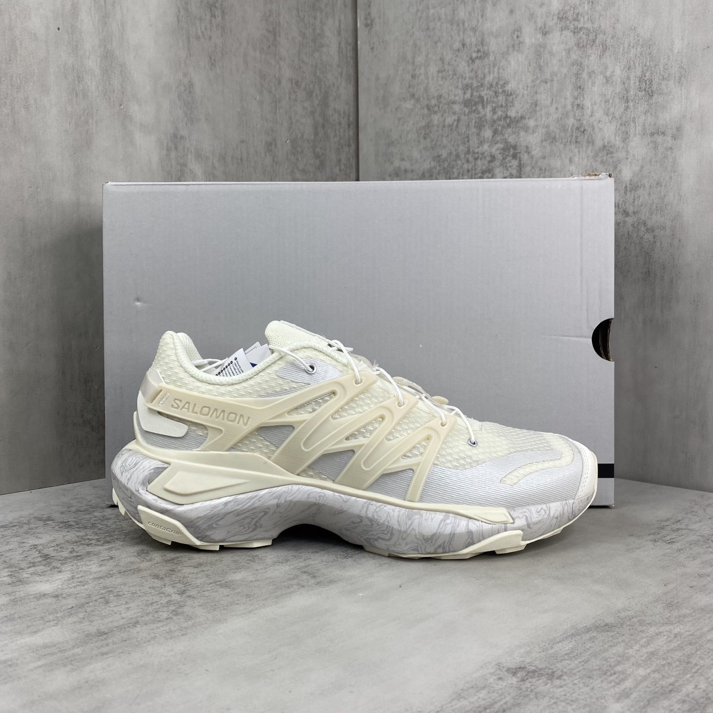 NO:350467,New models are available for sale Salomon XT Pu.re Advanced Trendy off-road functional outdoor functional shoes, orders for pure original foreign trade platform, a masterpiece that took half a year, a complete set of original cardboard lasts developed, original special mesh fabric supporting support, ensure original flavor, perfect presentation of the pattern, exclusive private mold five-layer combination sole, original Ortholite lightweight insole, midsole cloth with steel stamp number, original TPU lock, imported port treasure blessing, natural and full heel restoring the company's wrapping, upper adopts SENSIFT fitting technology, all-round fits the wrapping foot shape, heel sole traction design, provides strong grip performance, more adaptable to rough roads in the wild, its 3D ADVANCED CHASSIS chassis, lightweight material, nail teeth design is more stable, protective  CONTAGRIP high wear-resistant materials are used in areas where the soles are easily worn to cope with the long-distance running test of hard roads in cities. Official item number: 474460 263633 Size 36 36.5 37.5 38 38.5 39 40 40.5 41 42 42.5 43 44 44.5 45 46 46.5,19860909新款上架 Salomon XT Pu.re Advanced 潮流越野机能户外功能鞋 纯原外贸平台特供订单 耗时半年巨作 全套原纸板楦头开发 原厂特供网布配套加持 确保原汁原味 完美呈现版型 原档数据独家私模五层组合大底 原装Ortholite轻量化鞋垫 中底布带钢印编号 原厂TPU锁扣 进口港宝加持 后跟自然饱满 还原公司包裹性 鞋面采用SENSIFT贴合技术 全方位贴合包裹脚型 鞋跟部鞋底牵引设计 提供强大的抓地性能 更适应野外崎岖不平的道路 其3D ADVANCED CHASSIS底盘 材料轻量大化 钉齿设计更具稳定性 防护性 鞋底易磨损区运用CONTAGRIP高耐磨材料 应对城市硬质路面长距离跑考验 官方货号: 474460 263633 尺码36 36.5 37.5 38 38.5 39 40 40.5 41 42 42.5 43 44 44.5 45 46 46.5,,Men's shoes