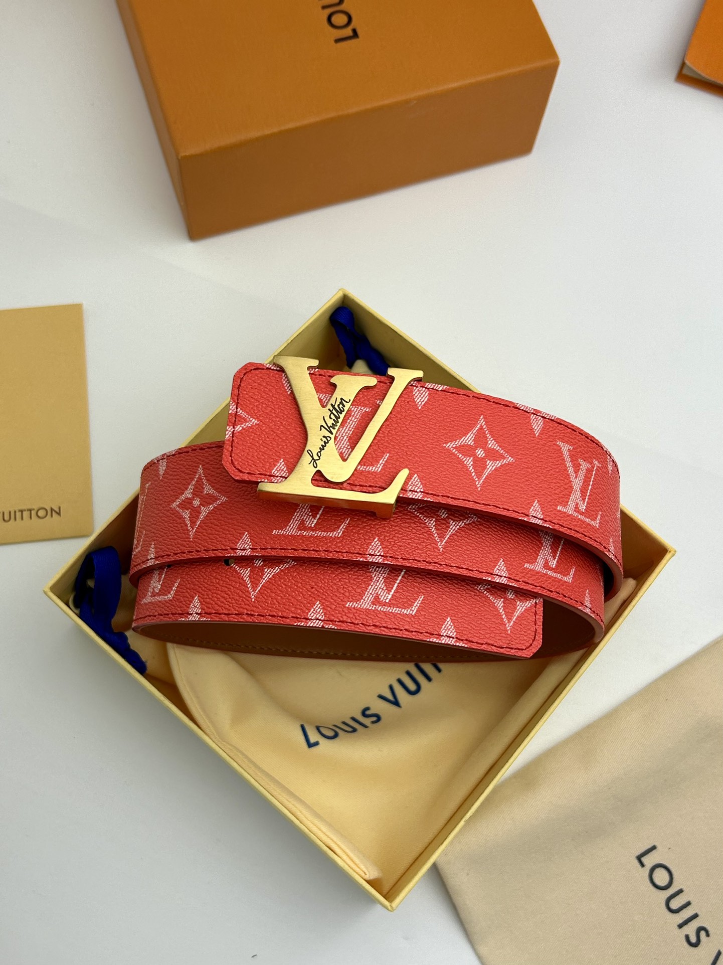 p165 代购正品级🛳LV男士腰带 路易威登正版高端货，纯钢精品扣，正版复刻，经典版型高档时尚 ，对版车线，宽度4.0cm 👍👍专柜买版开模